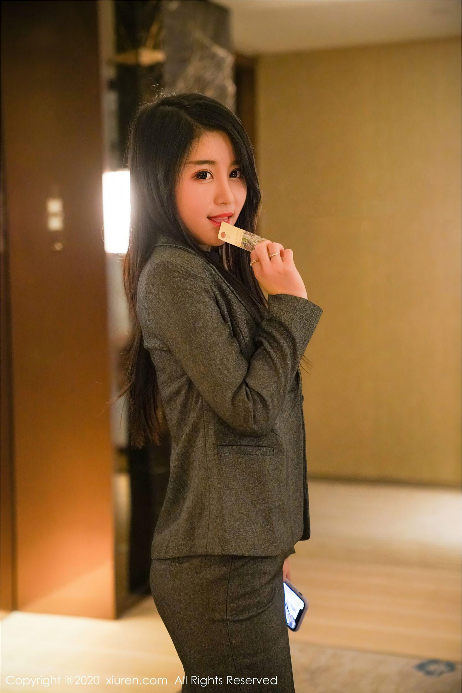 [XIUREN秀人网] 2020.10.09 NO.2628 美七Mia_p004