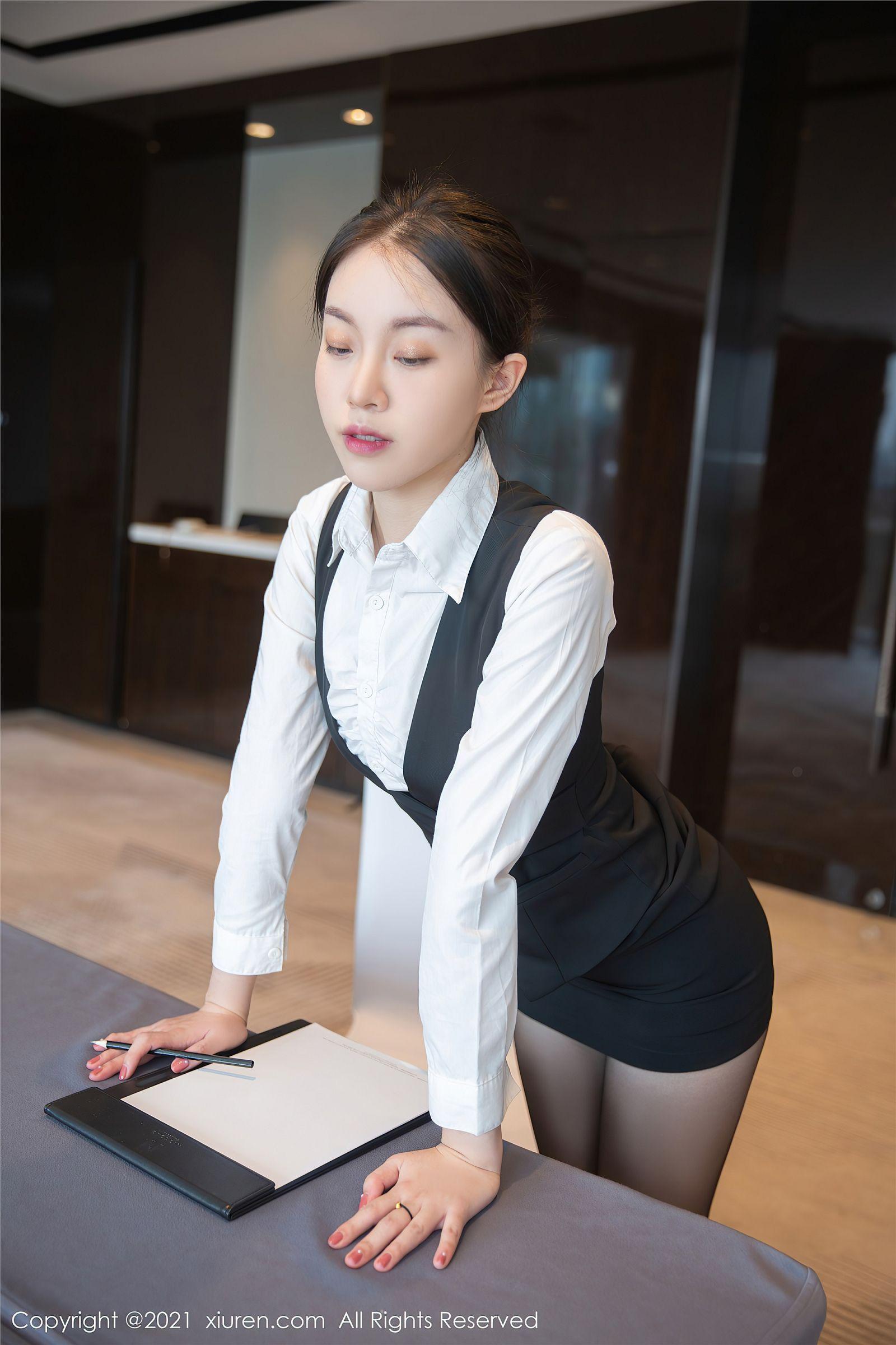 [XIUREN秀人网] 2021.10.19 NO.4083 一颗甜蛋黄a_p004