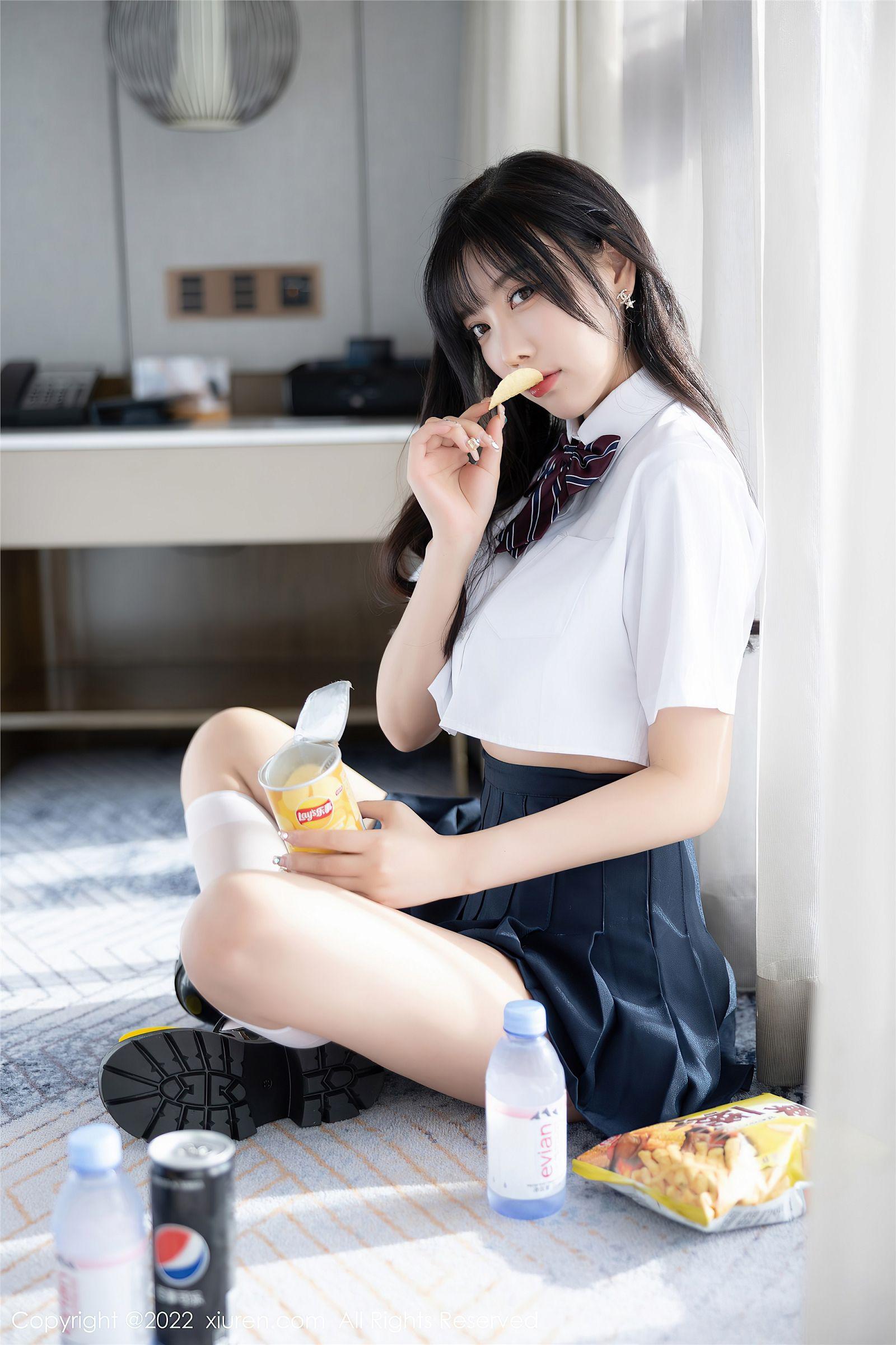[XIUREN秀人网] 2022.07.26 NO.5338 杨晨晨Yome 制服美臀_p040