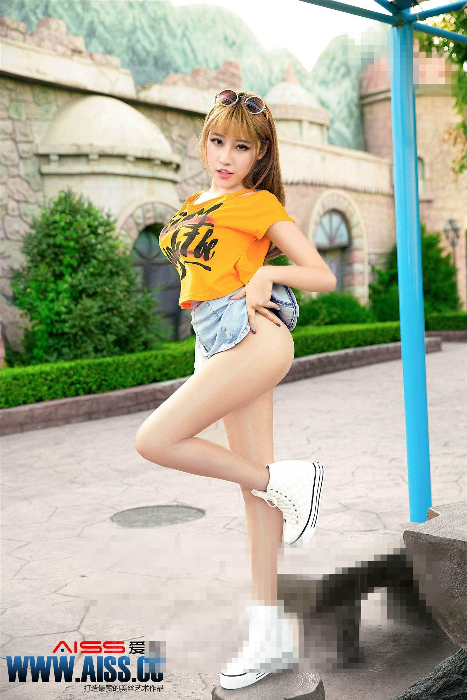 [AISS爱丝钻石] 丝袜美腿外拍 NO.071 何冉的假期2_p024