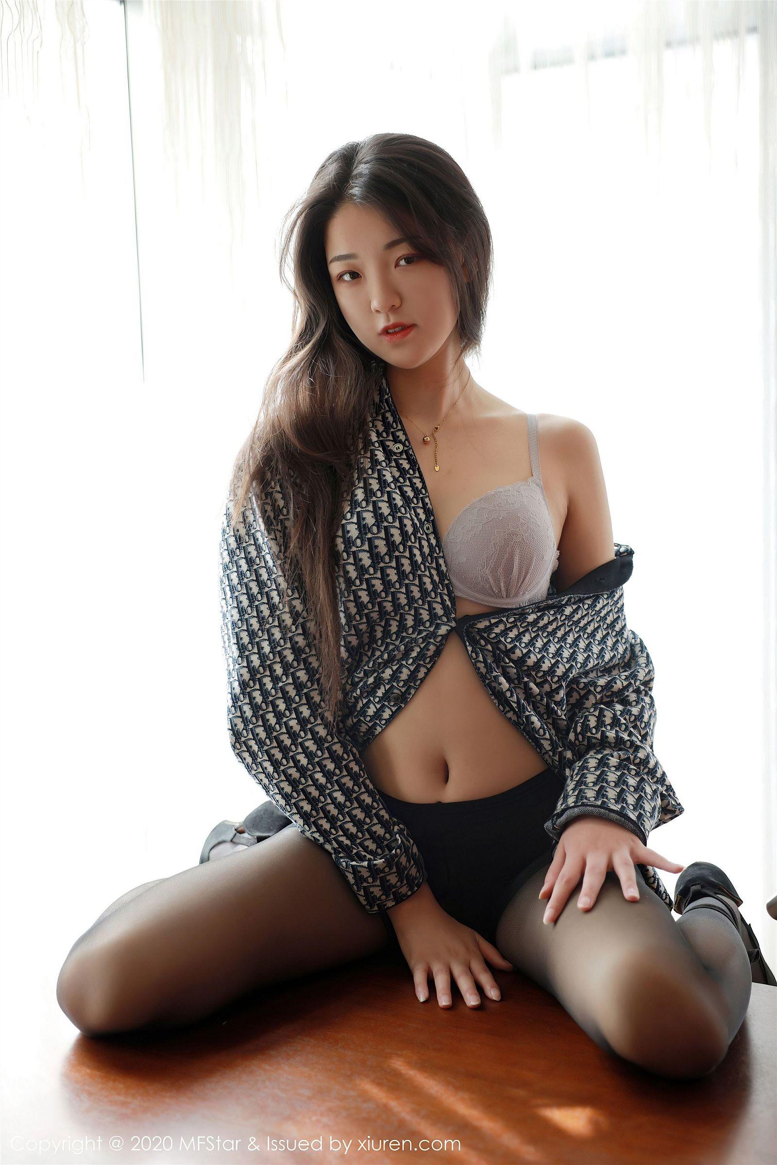 [MFStar模范学院] 2020.08.24 NO.374 Laura苏雨彤_p006