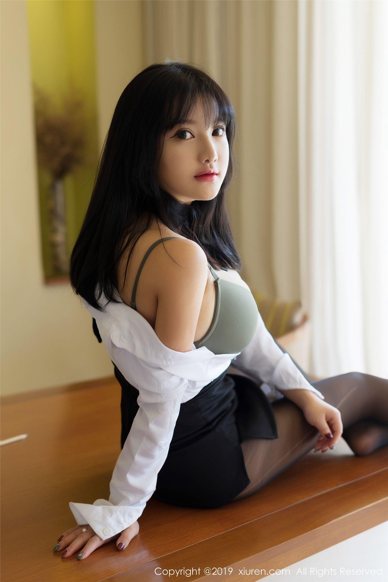 [XIUREN秀人网] 2019.08.28 NO.1653 黑丝_袜的性_感秘书 小尤奈_p054