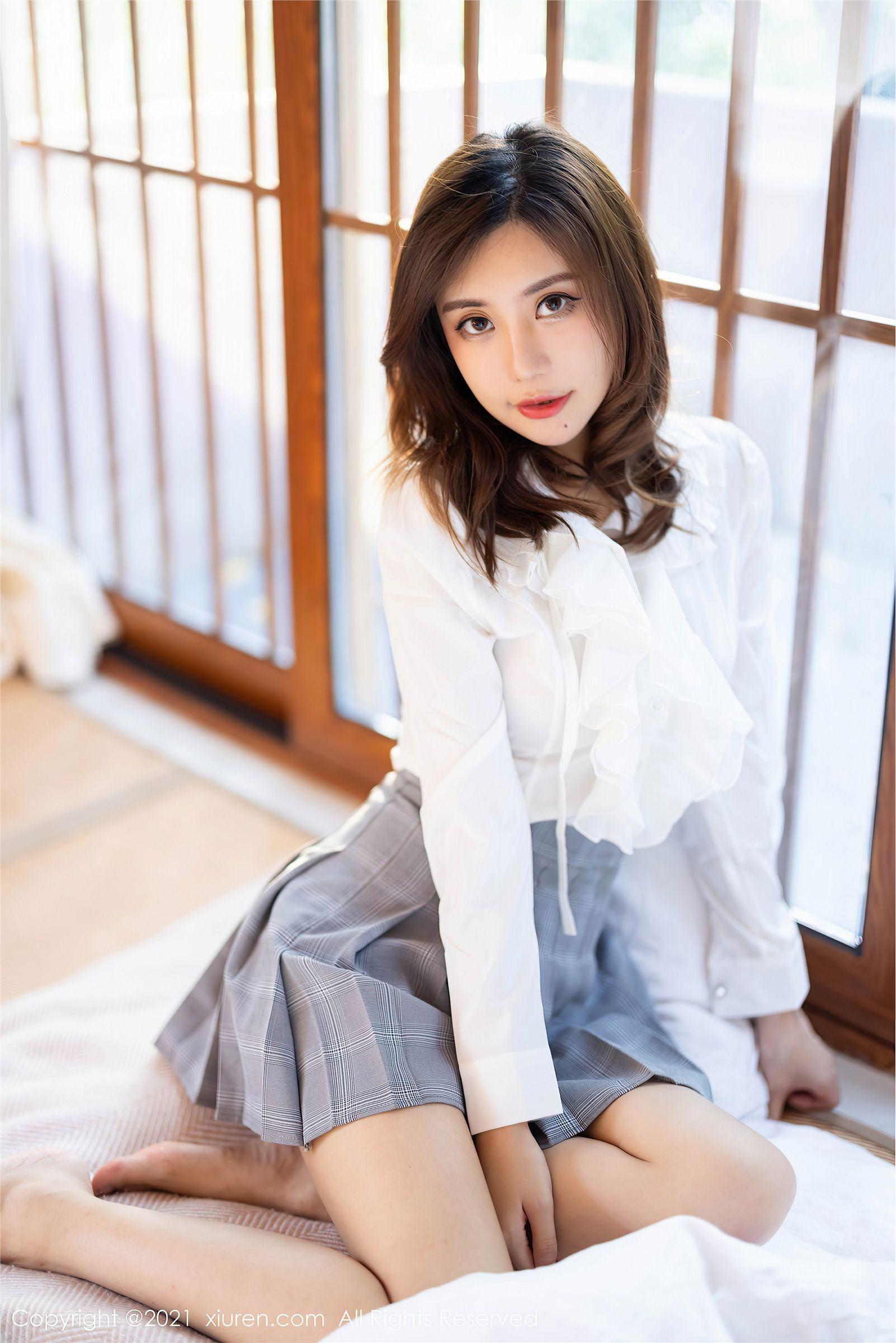 [XIUREN秀人网] 2021.11.09 NO.4192 绮里嘉ula_p001