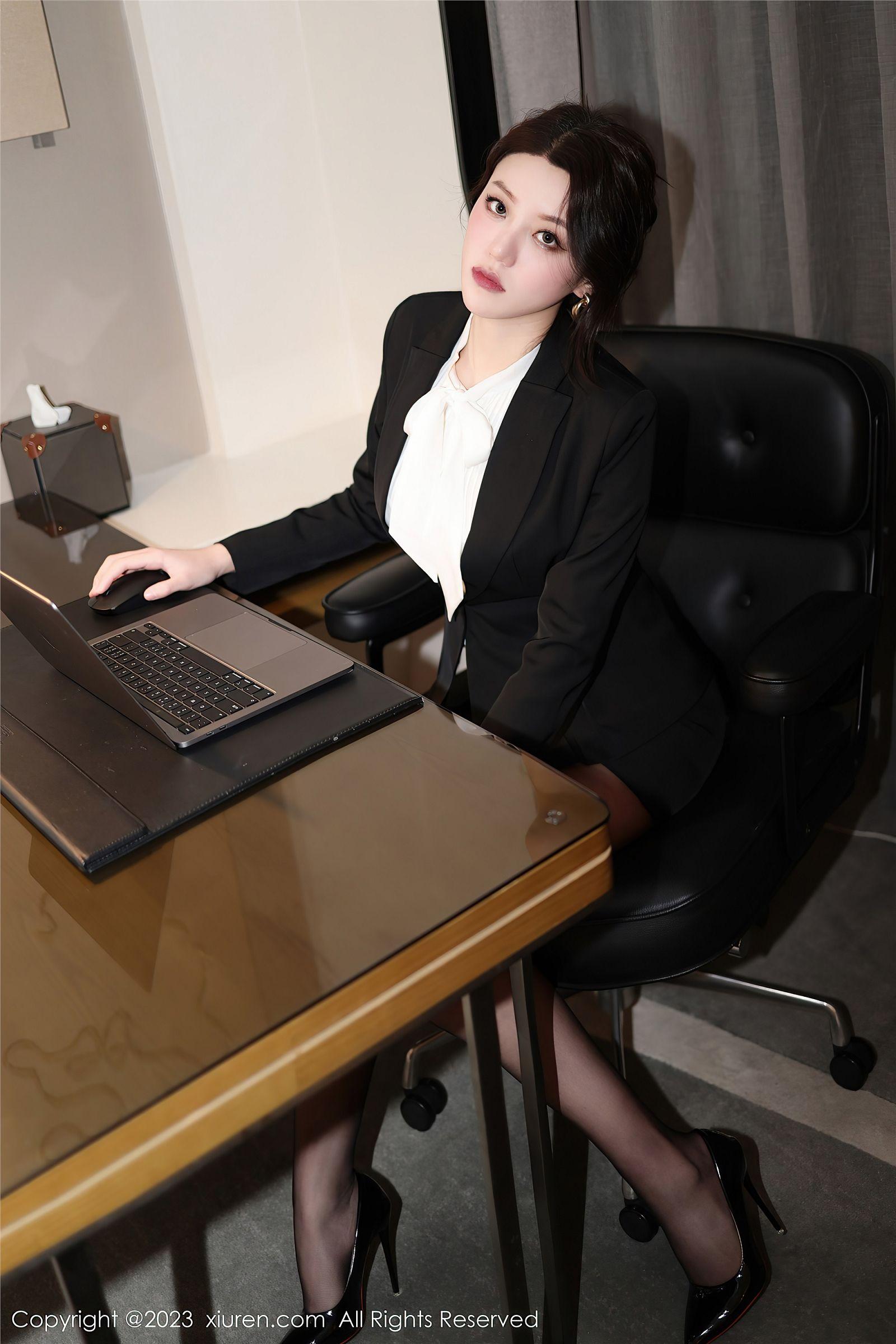 [XIUREN秀人网] 2023.03.01 NO.6342 米娜MnaL_p016