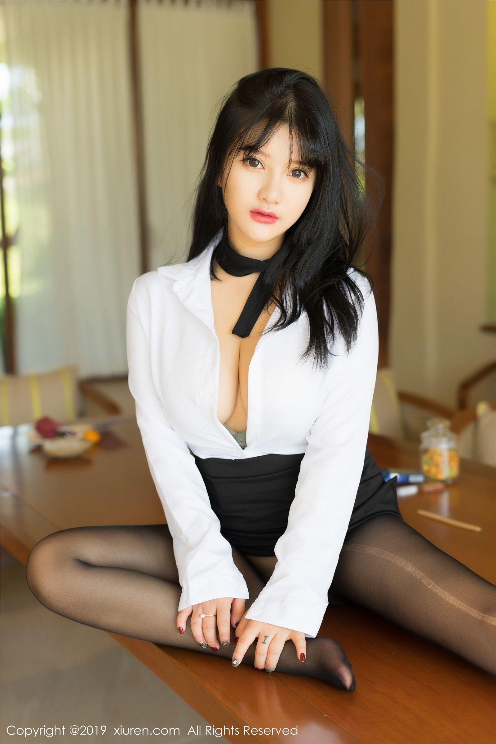 [XIUREN秀人网] 2019.08.28 NO.1653 黑丝_袜的性_感秘书 小尤奈_p004