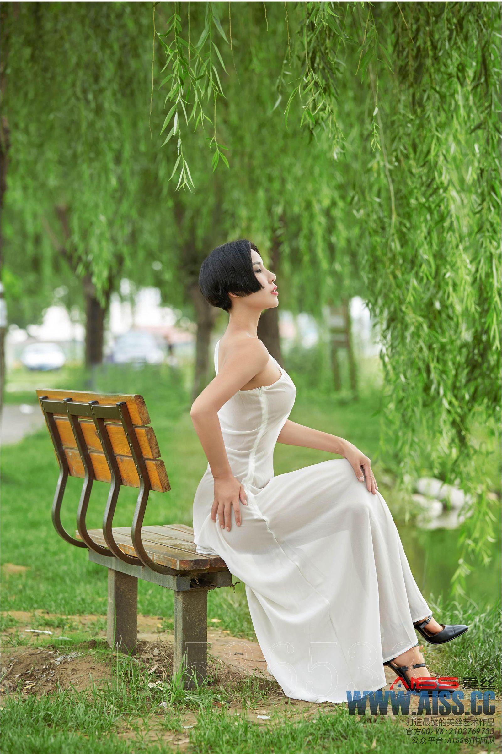 [AISS爱丝钻石] 经典丝袜美腿外拍 美丝灵儿_p029