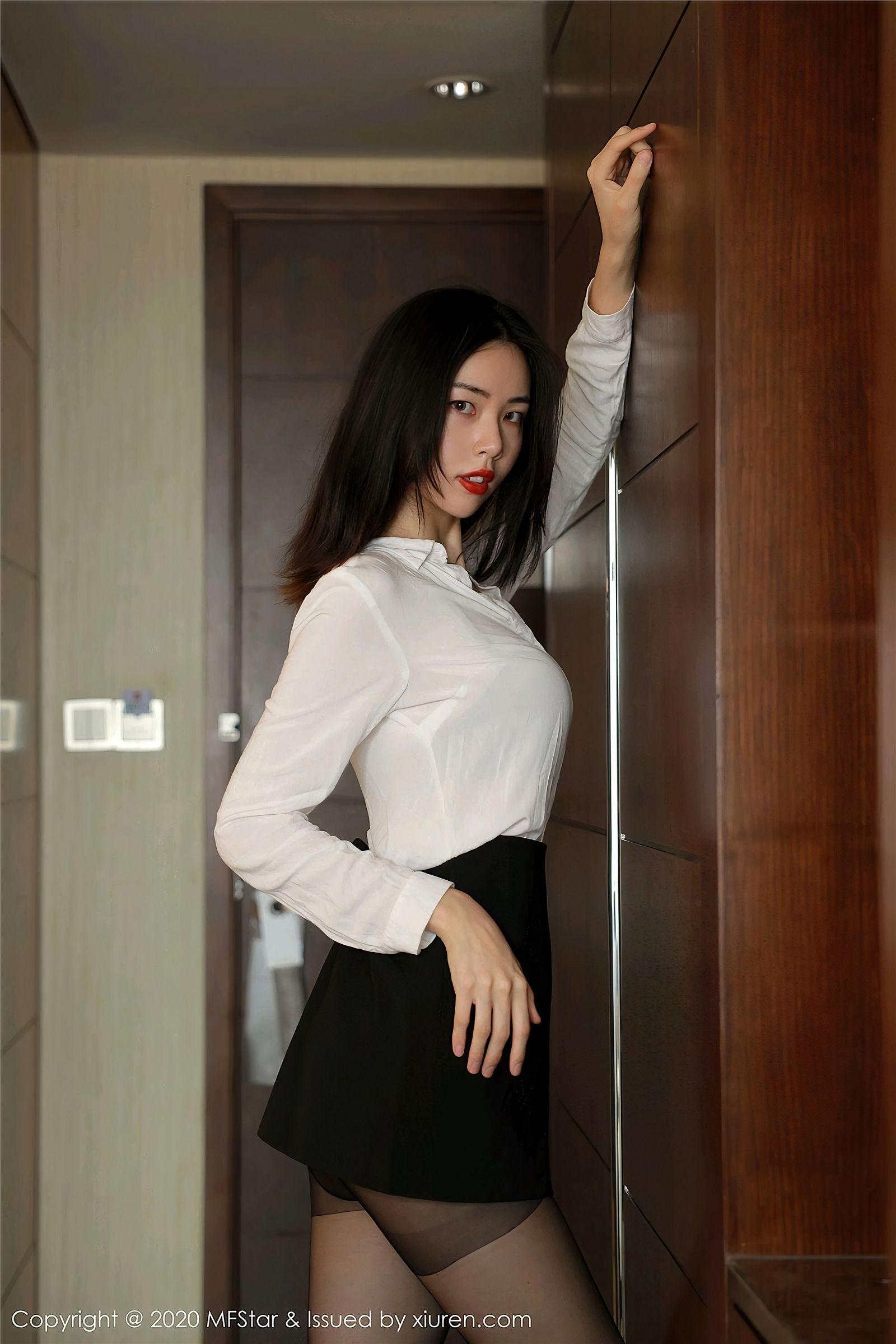 [MFStar模范学院] 2020.08.19 NO.371 噜噜妞儿_p053