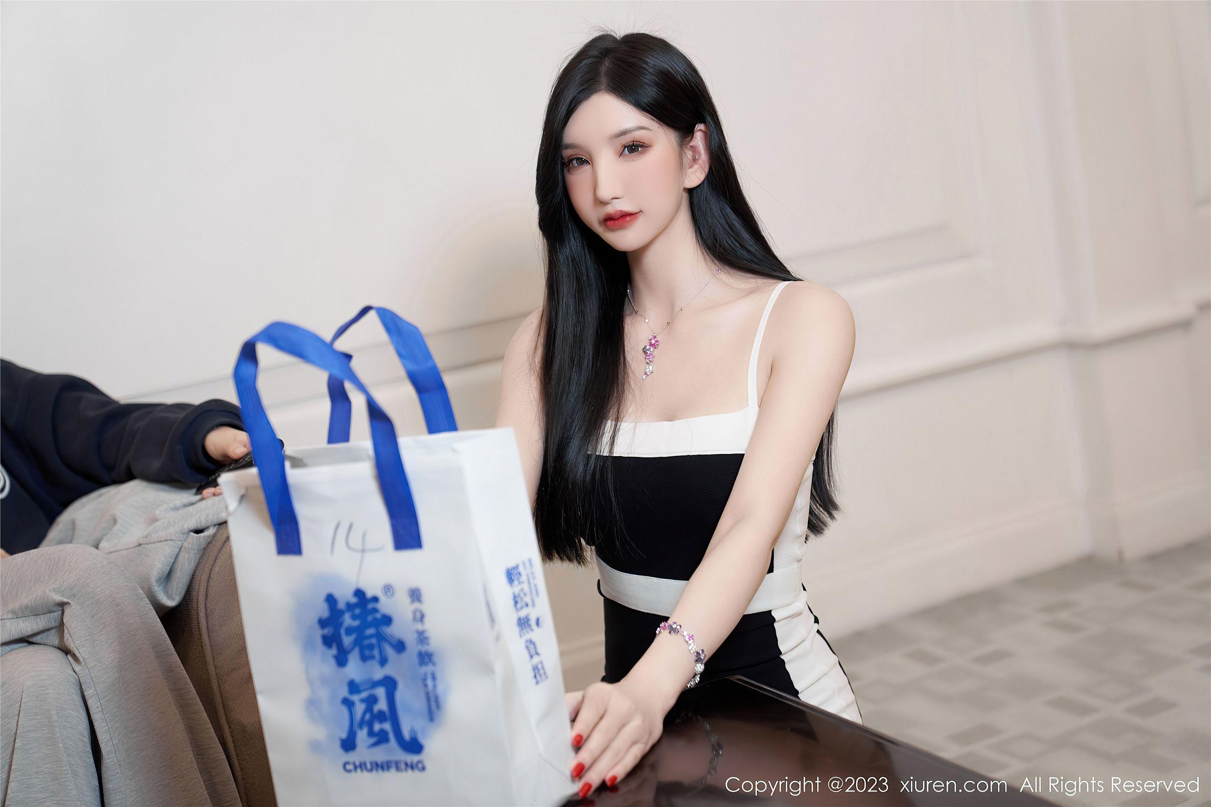 [XIUREN秀人网] 2023.02.24 NO.6323 周于希Sally 澳门旅拍_p012