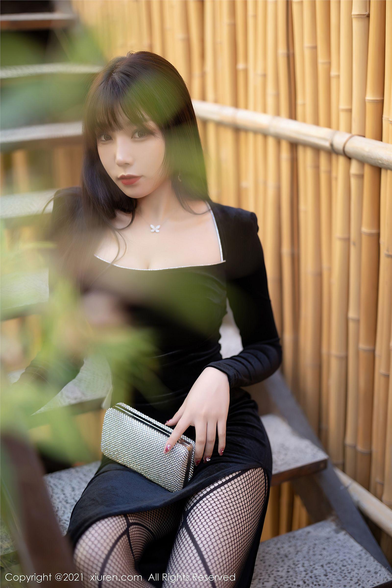 [XIUREN秀人网] 2021.12.09 NO.4322 芝芝Booty_p034