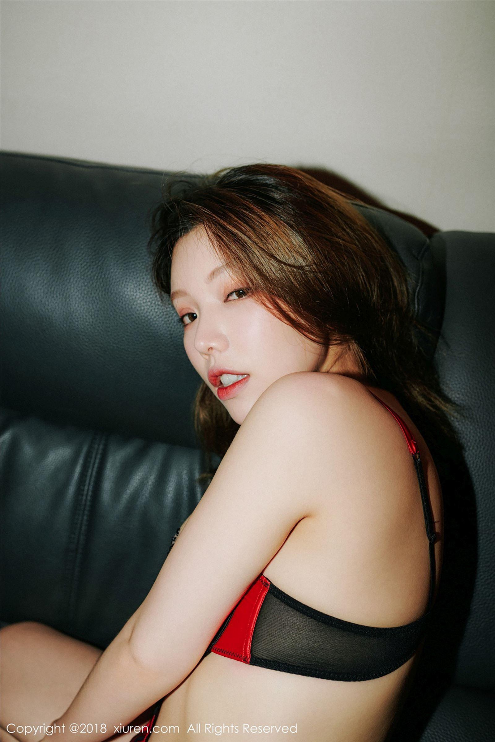 [秀人XIUREN] 2018.08.24 NO.1133 黄楽然_p043