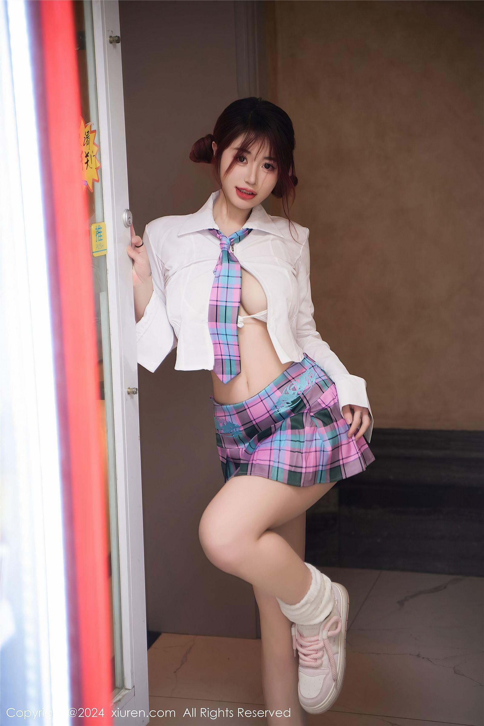 [XIUREN秀人网] 2024.01.25 NO.8015 美七Mia_p007