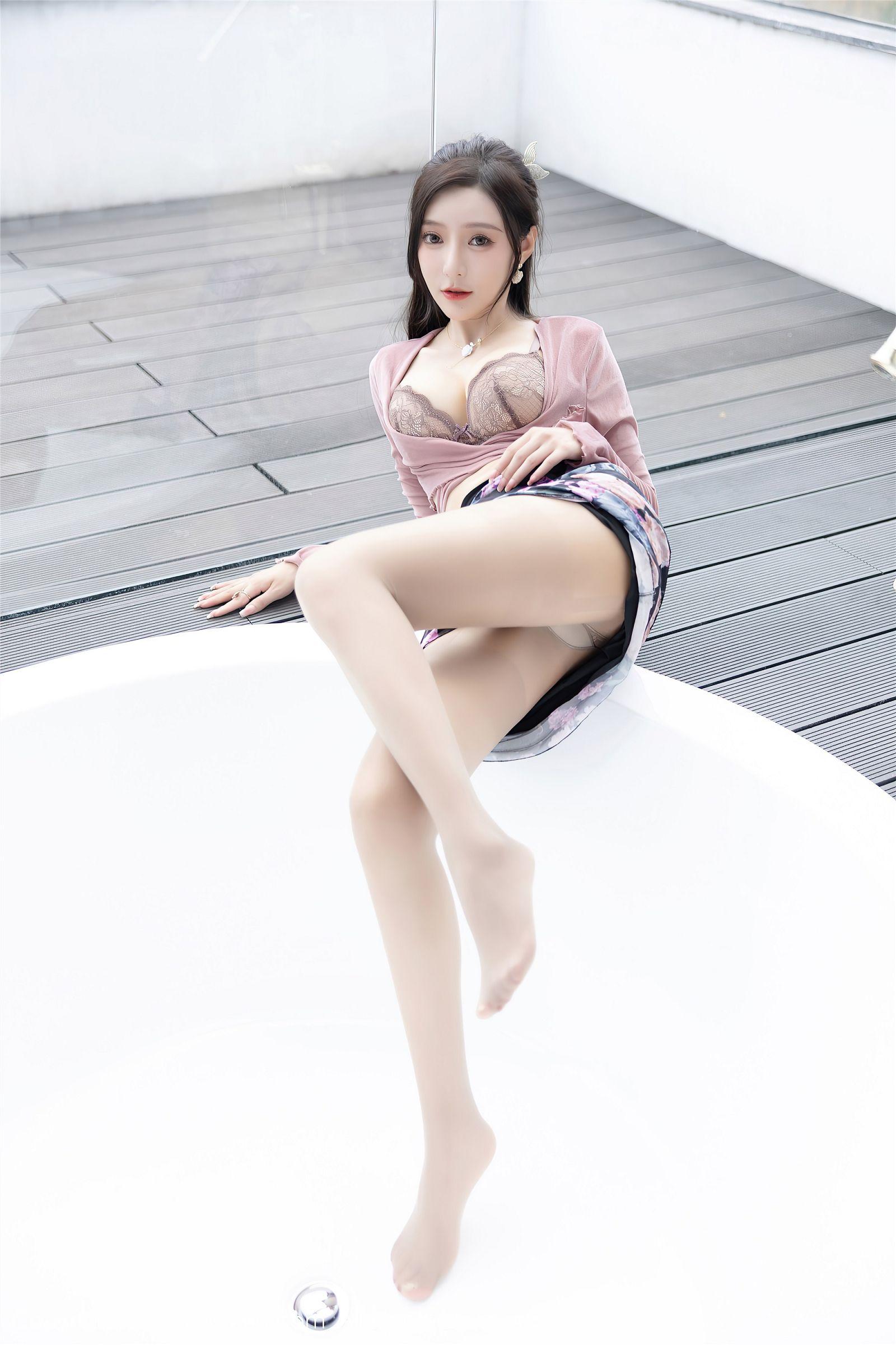 [XIUREN秀人网] 2022.12.12 NO.5985 王馨瑶yanni_p010