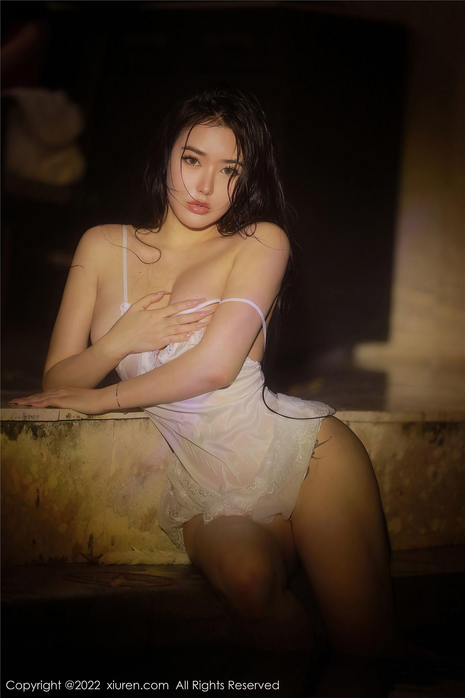 [XIUREN秀人网] 2022.01.24 NO.4504 玛鲁娜Manuela_p031