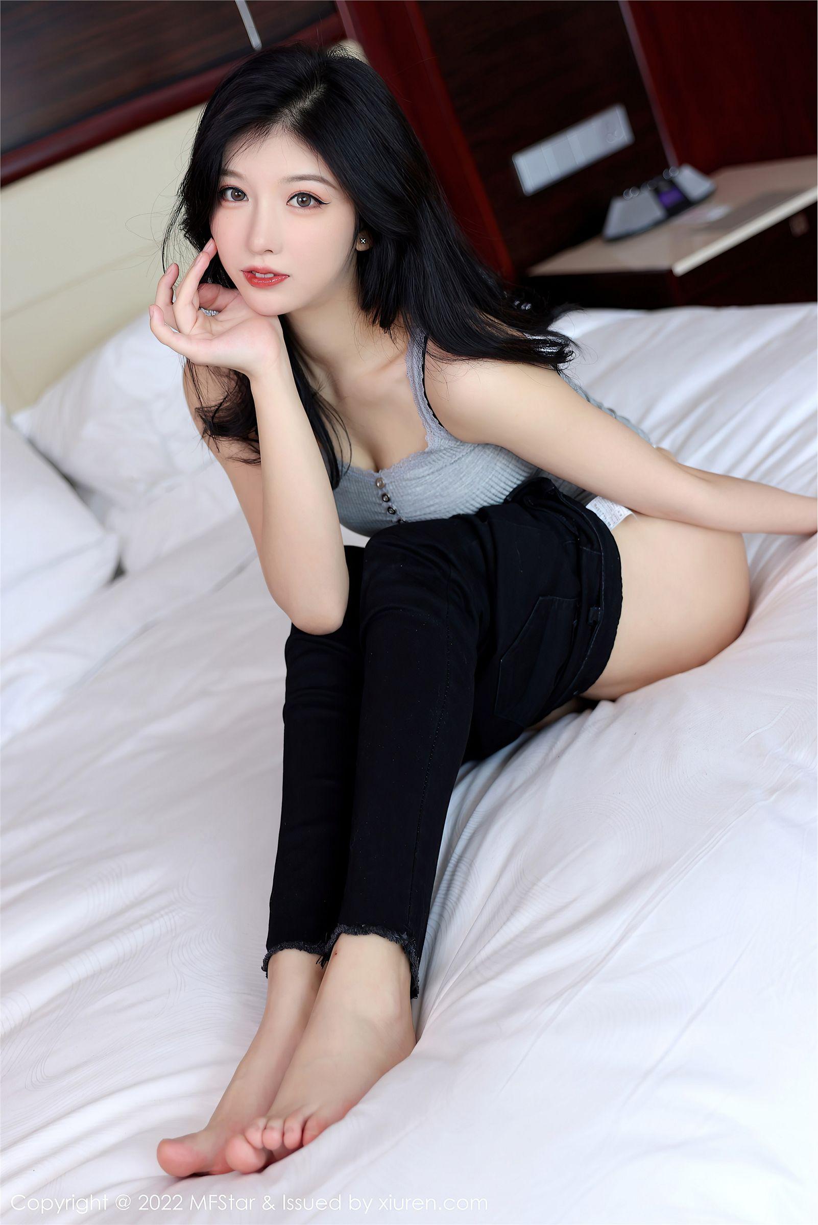 [MFStar模范学院] 2022.03.09 NO.557 人间荒糖_p038