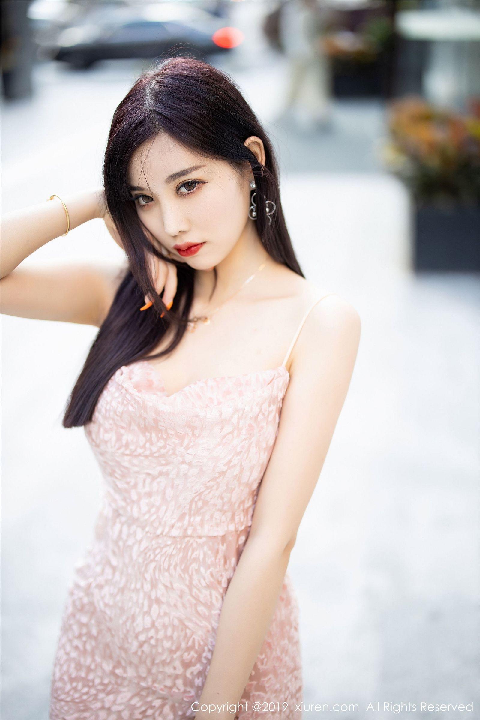 [XIUREN秀人网] 2019.12.16 NO.1857 吊裙丝_袜气质典雅 杨晨晨sugar_p011