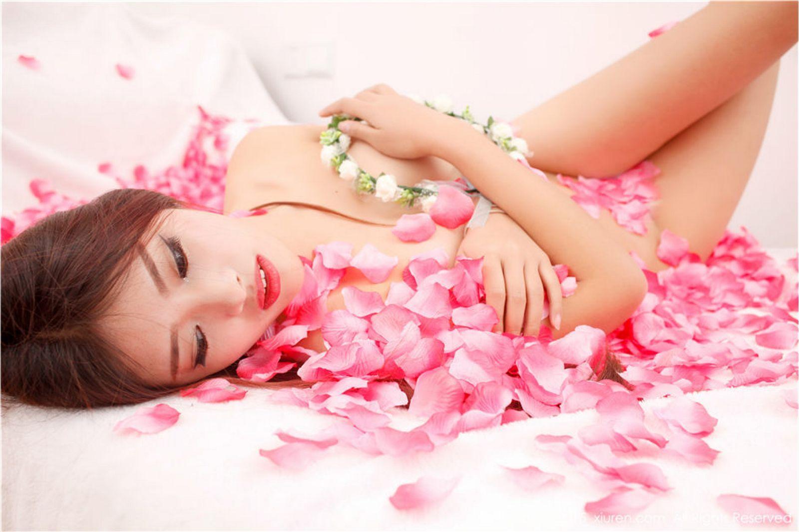 [秀人XIUREN] 2015.03.19 NO.310 Rose尹冰雅_p084