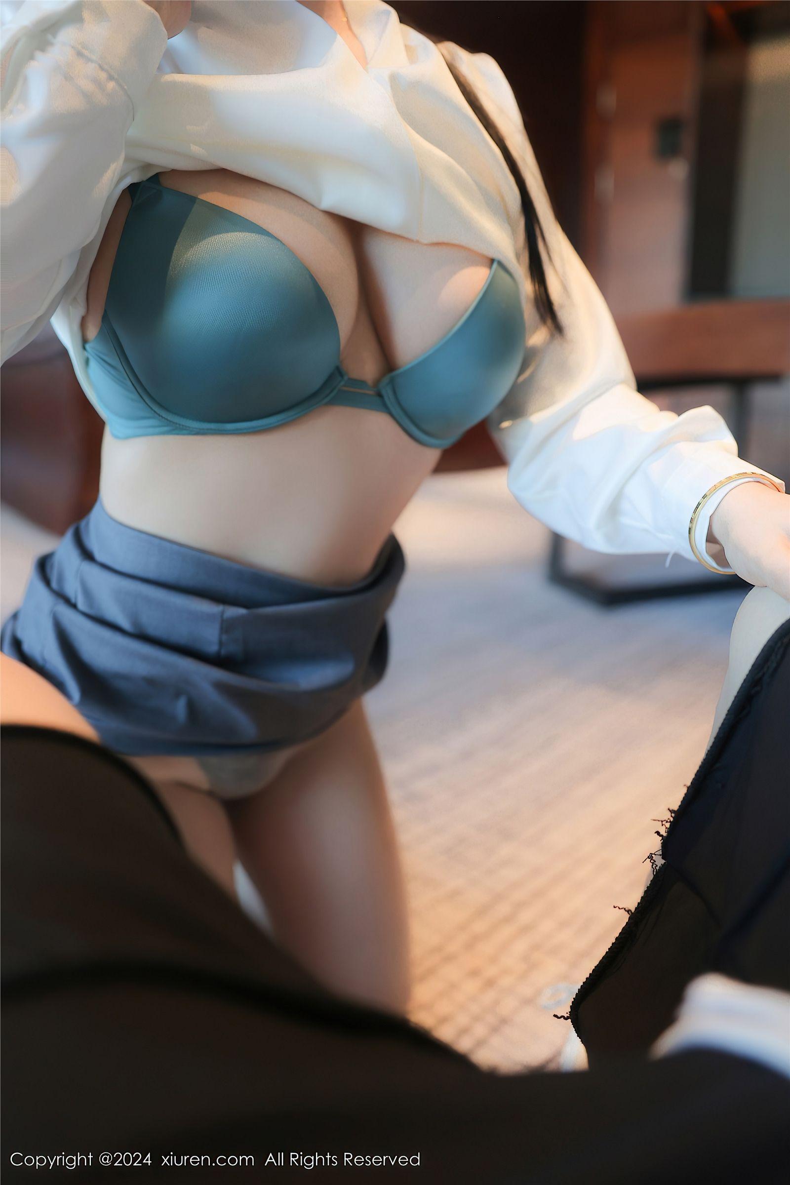 [XIUREN秀人网] 2024.08.09 NO.8989 麦田_p027