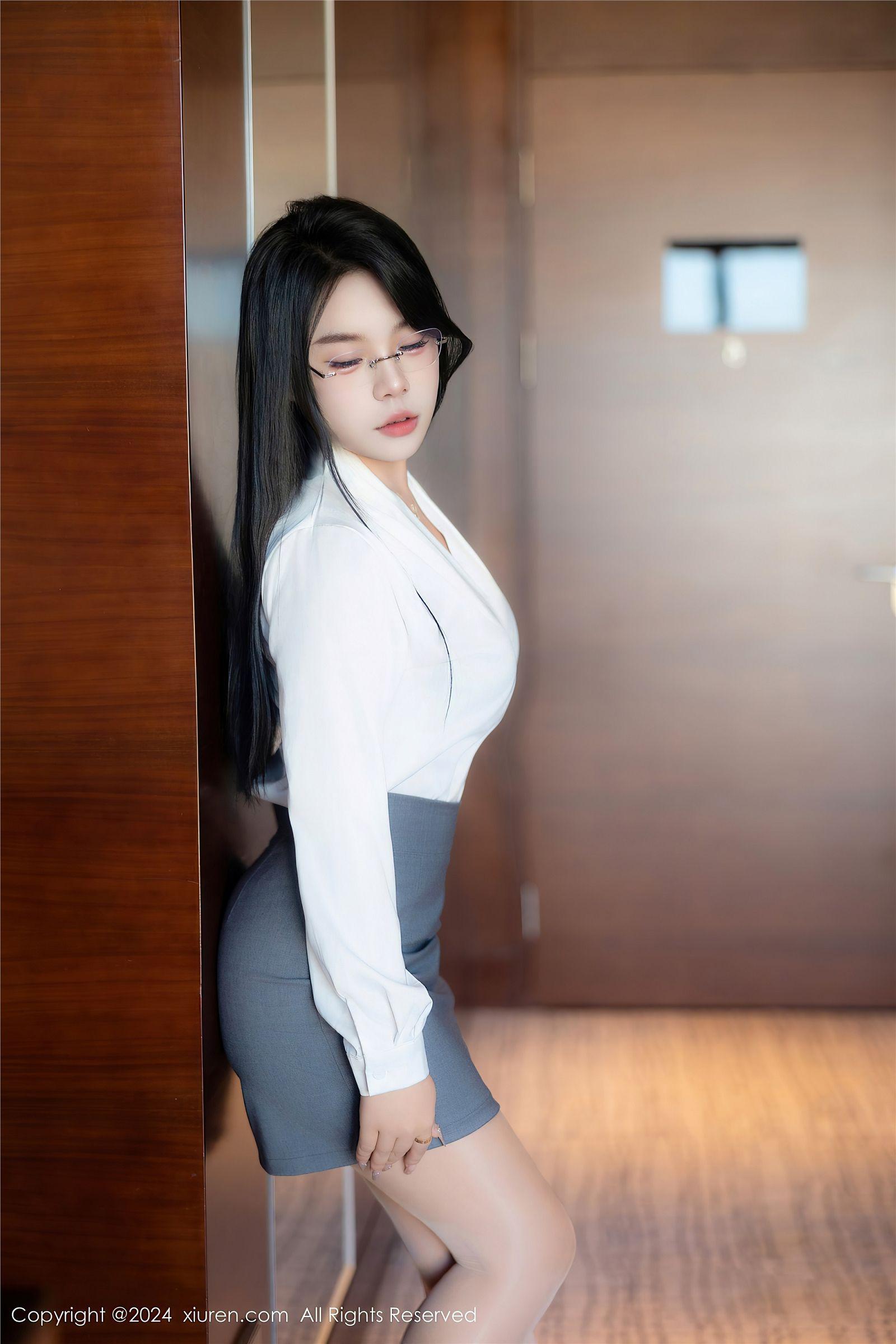 [XIUREN秀人网] 2024.08.09 NO.8989 麦田_p012