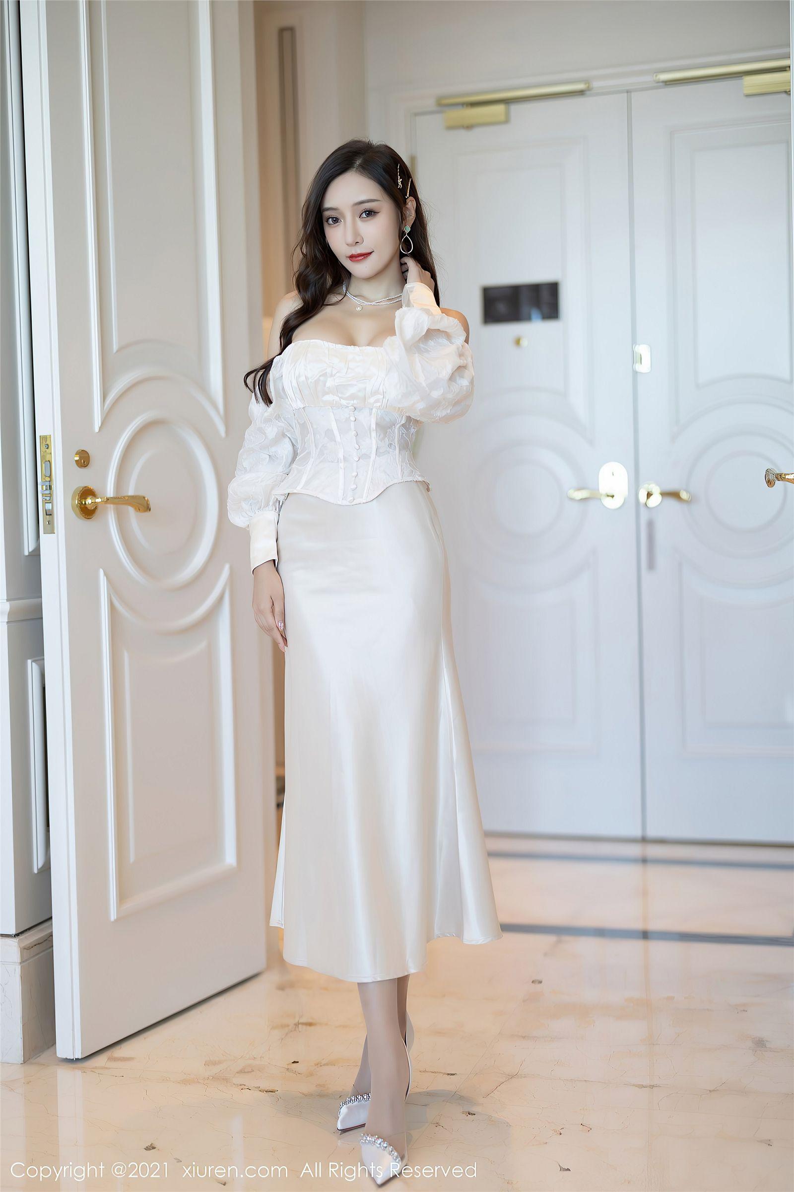 [XIUREN秀人网] 2021.10.28 NO.4136 王馨瑶yanni_p006