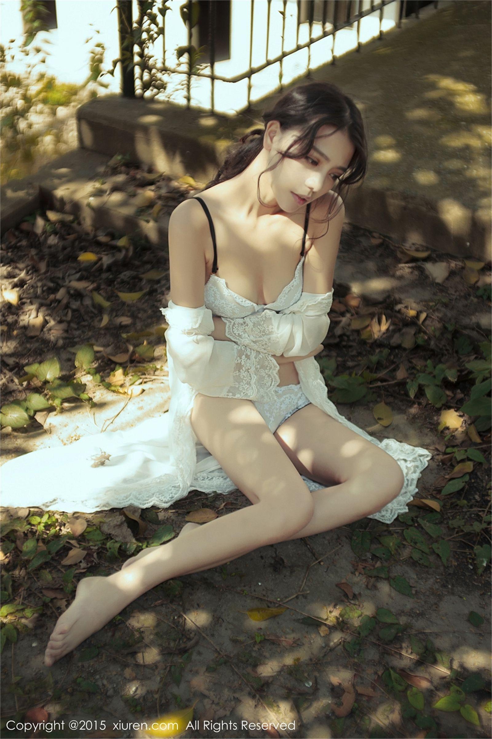 [秀人XIUREN] 2015.02.12 NO.297 HONEYAL_p035