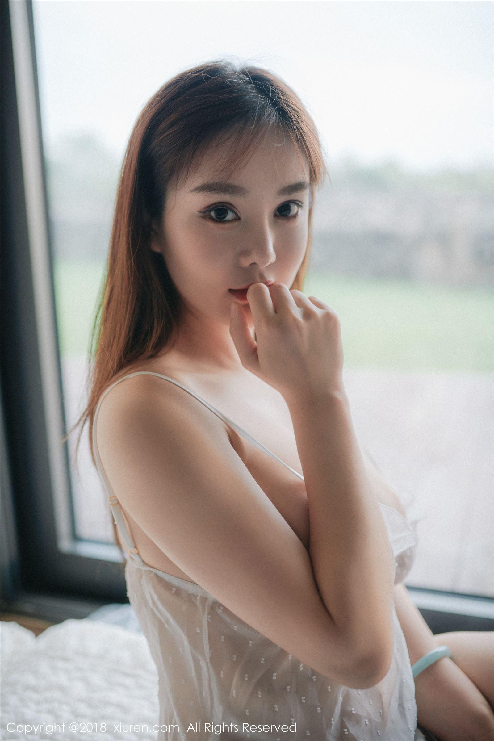[秀人XIUREN] 2018.09.27 NO.1173 易阳Silvia_p031