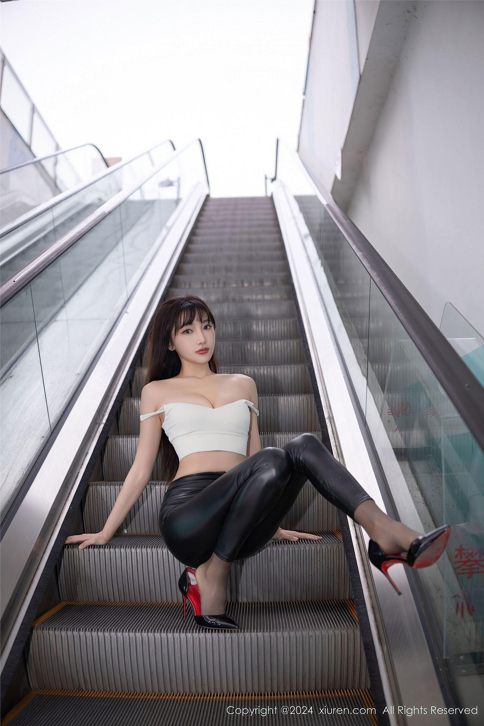 [XIUREN秀人网] 2024.10.31 NO.9377 陆萱萱_p034
