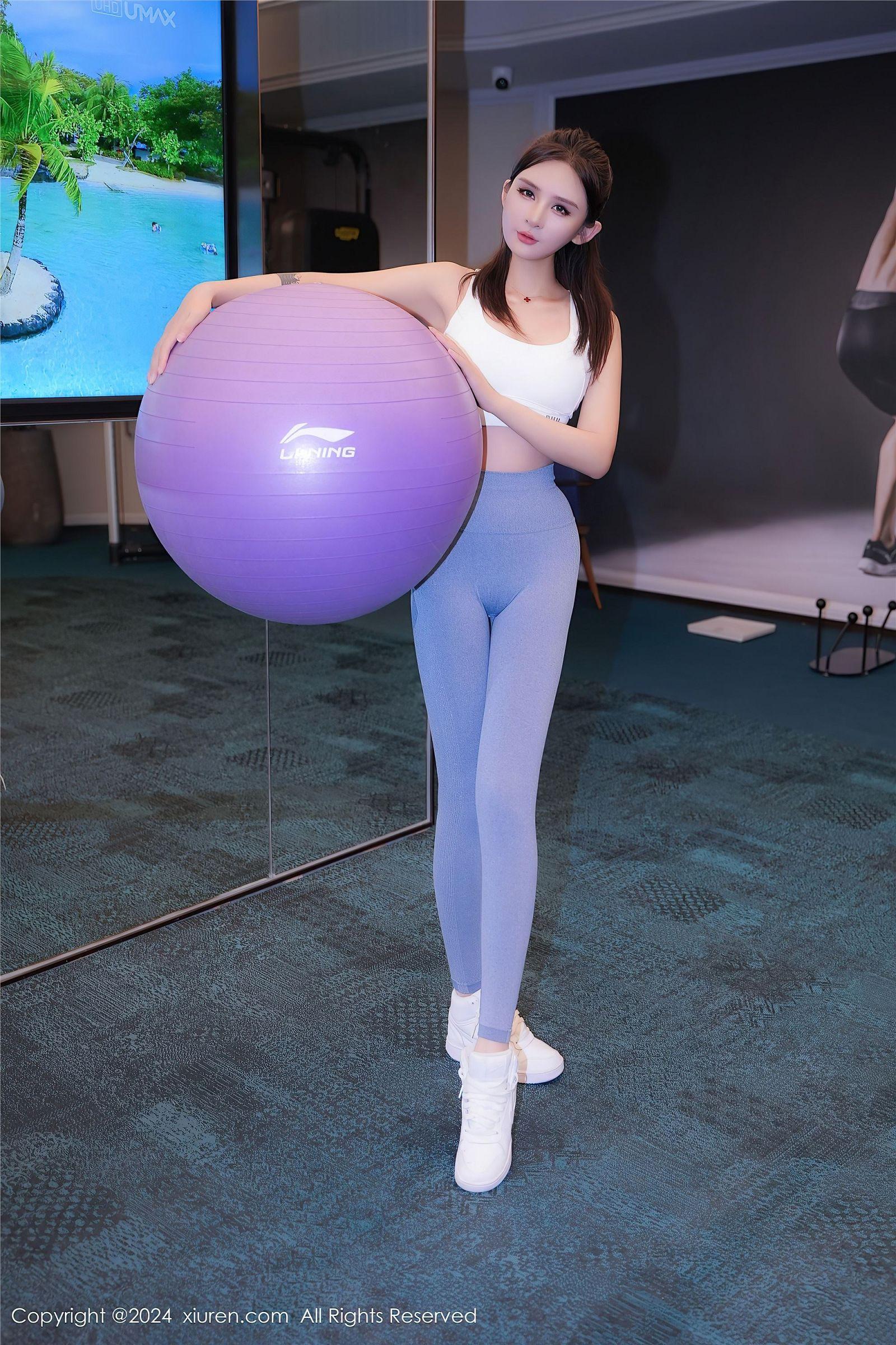 [XIUREN秀人网] 2024.11.07 NO.9407 Emily尹菲_p010