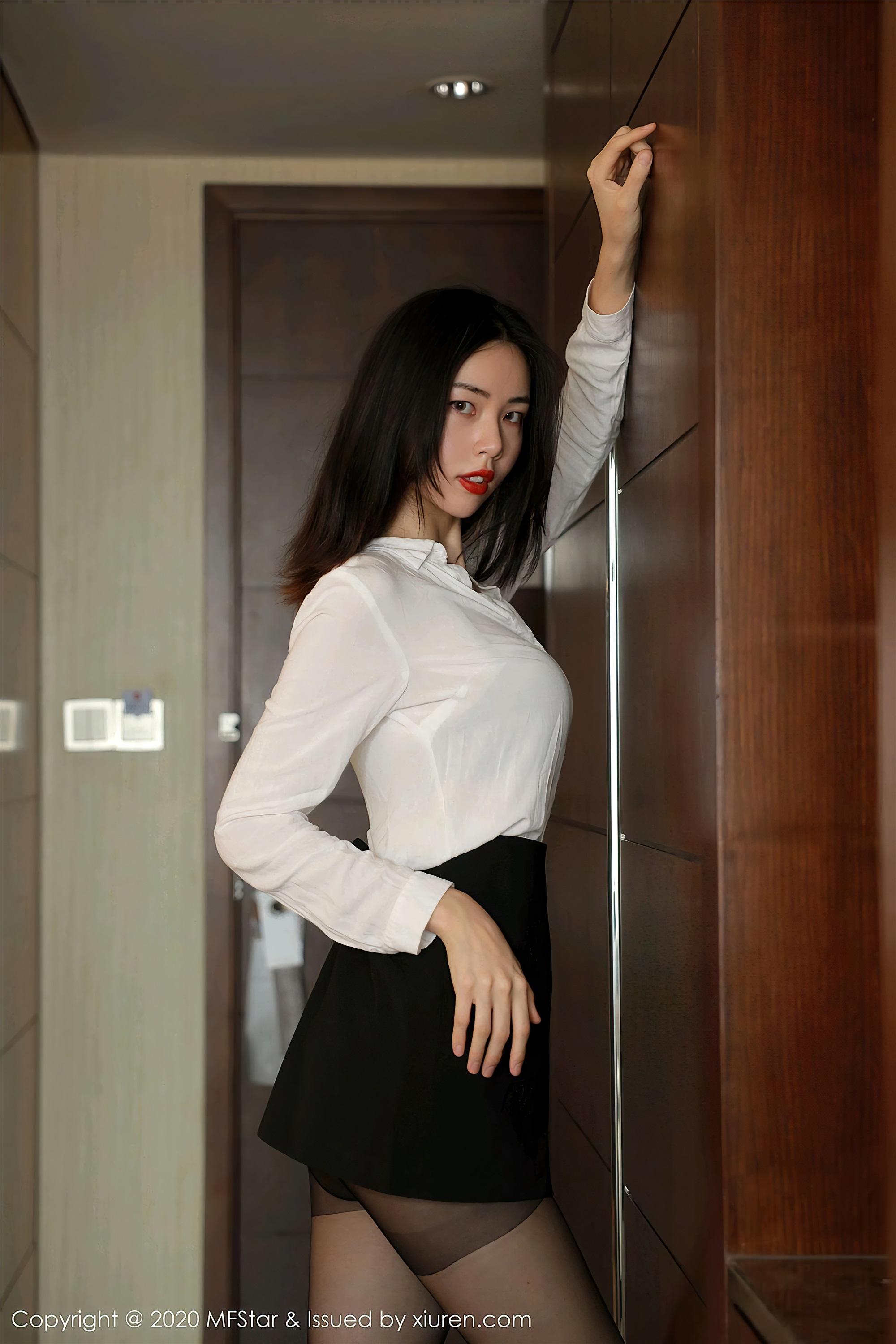 [MFStar模范学院] 2020.08.19 NO.371 噜噜妞儿_p051