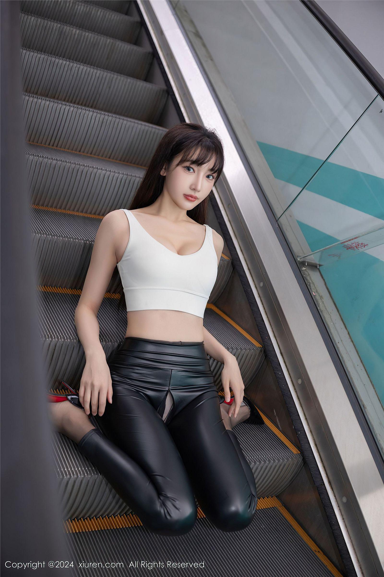 [XIUREN秀人网] 2024.10.31 NO.9377 陆萱萱_p023