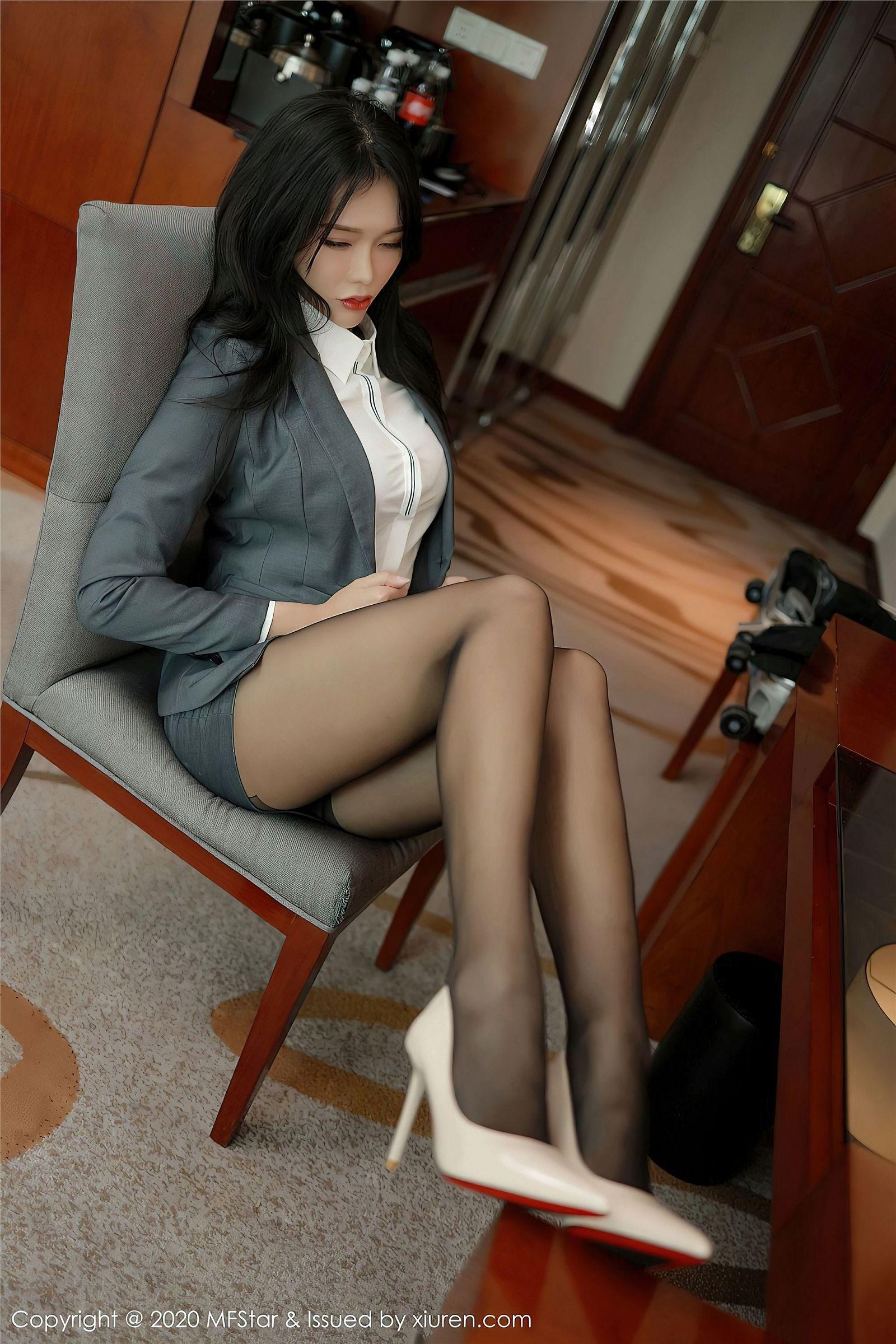 [MFStar模范学院] 2020.12.18 NO.426 娜比_p042