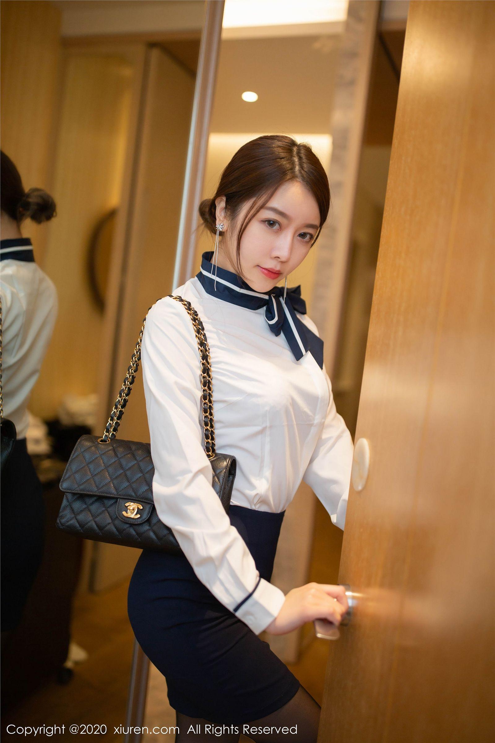 [XIUREN秀人网] 2020.05.20 NO.2267 开档黑丝 夏诗雯Sally_p023
