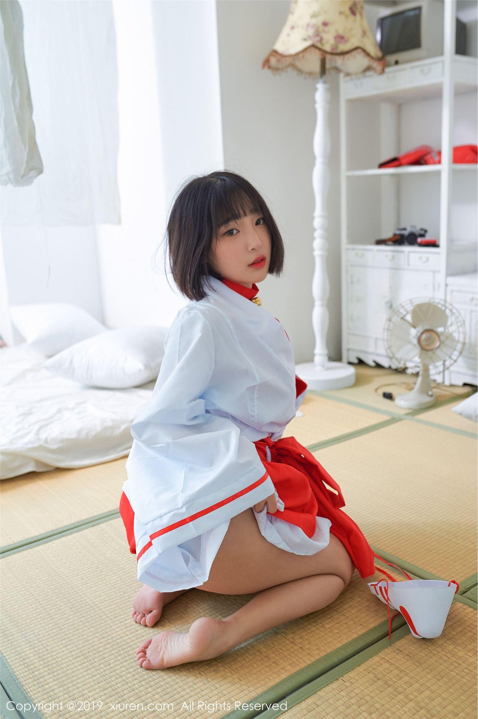[XIUREN秀人网] 2019.09.29 NO.1702 模特_卿卿_p002