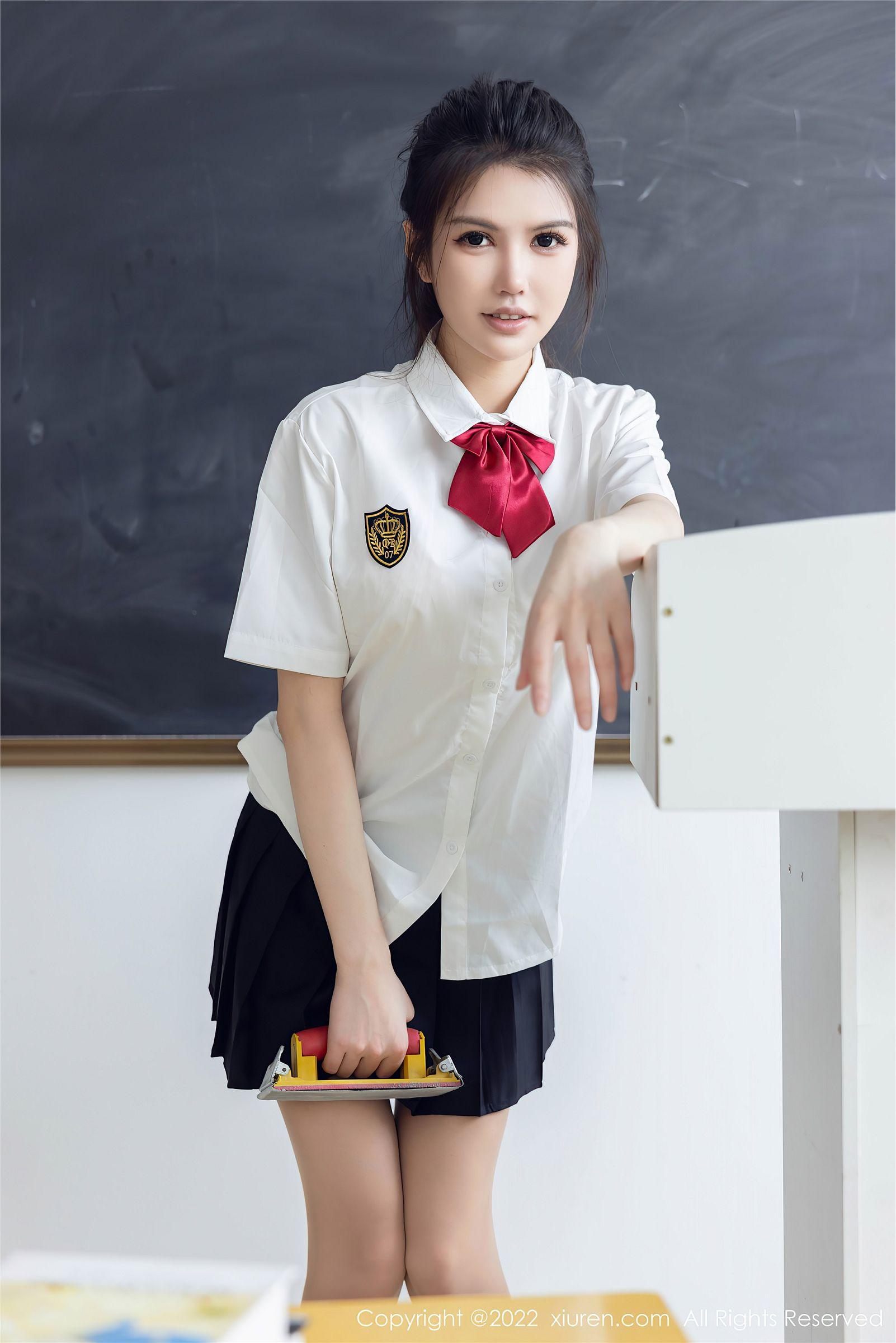 [XIUREN秀人网] 2022.10.26 NO.5762 媛媛酱belle_p011