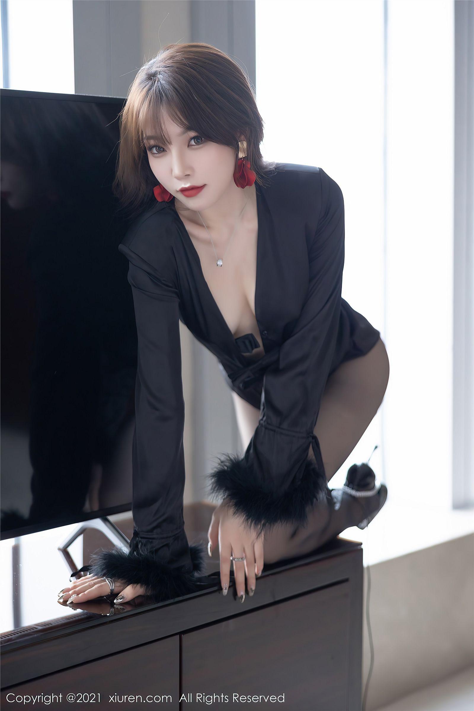 [XIUREN秀人网] 2021.11.11 NO.4205 芝芝Booty_p051