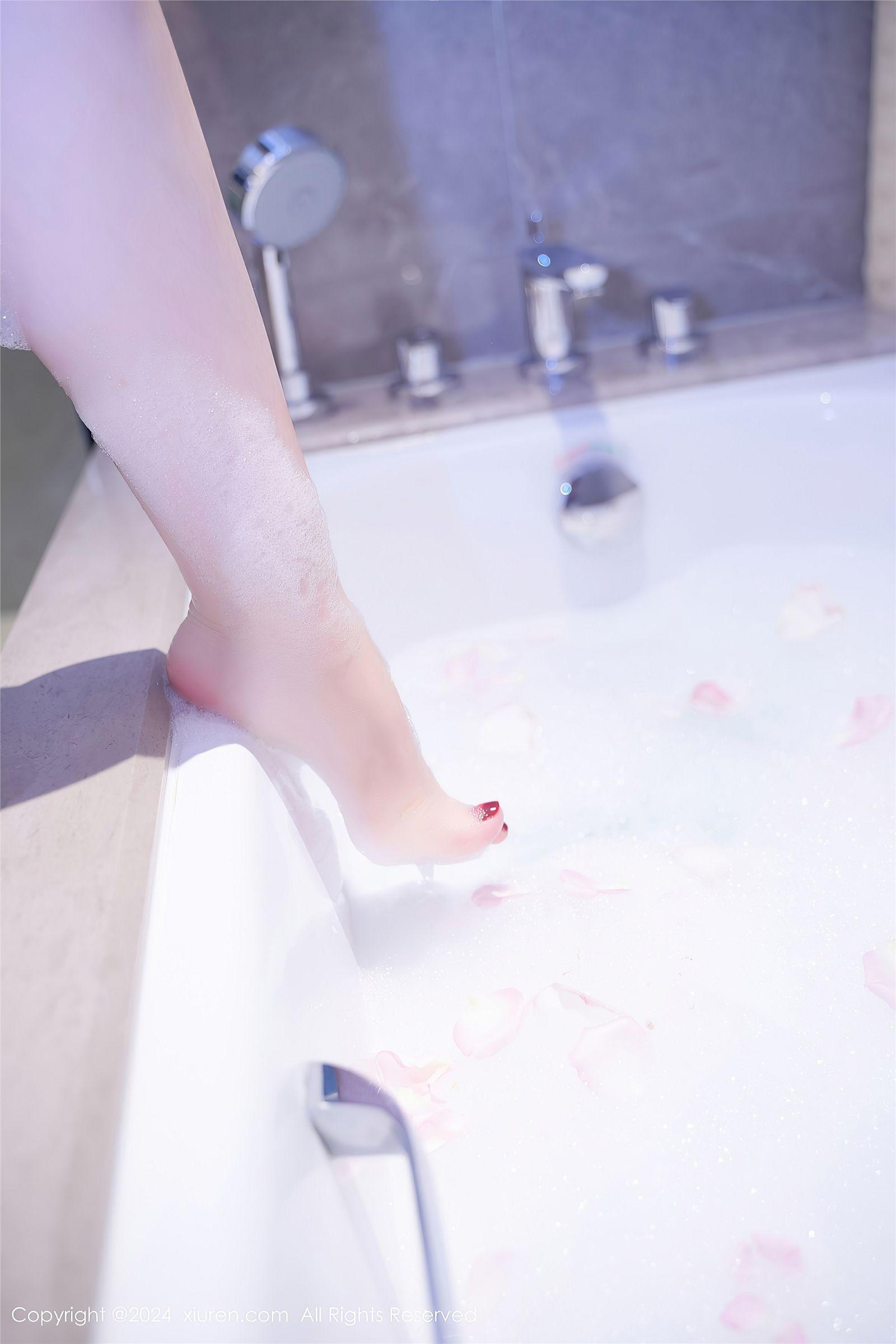 [XIUREN秀人网] 2024.04.18 NO.8416 美七 Mia_p022