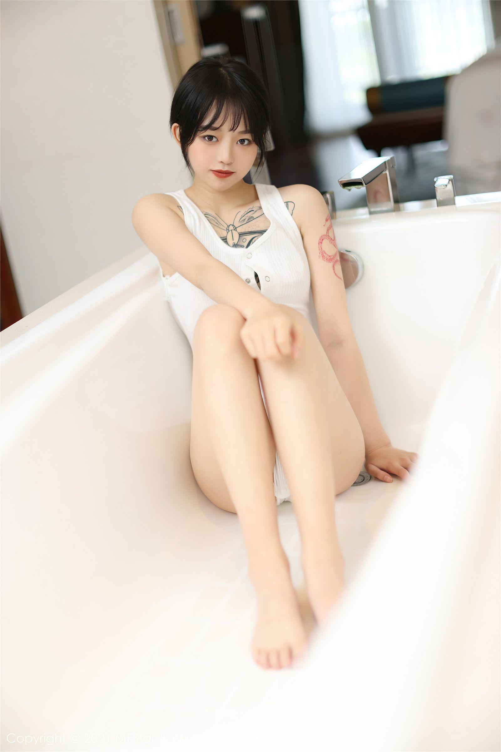[MFStar模范学院] 2021.05.17 NO.496 奶瓶子_p001