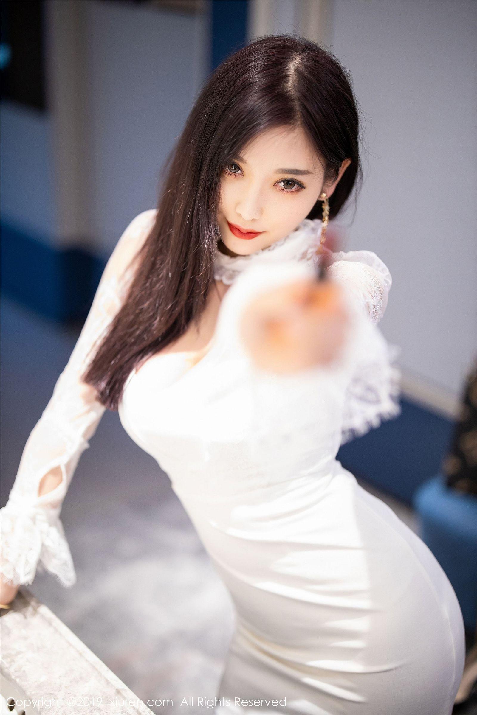 [XIUREN秀人网] 2019.12.26 NO.1884 极致穿透力的视觉魅惑 杨晨晨sugar_p011