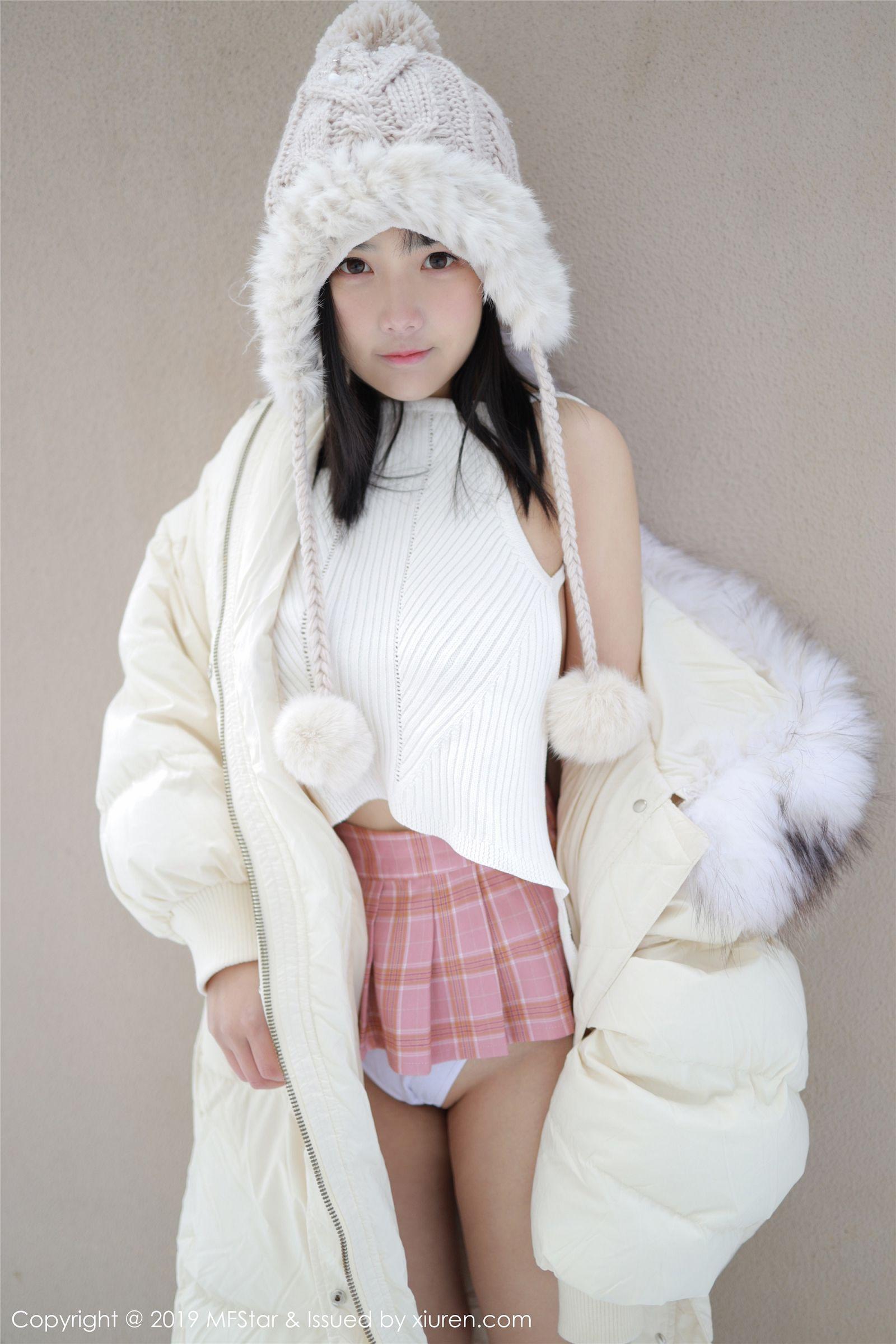 [MFStar模范学院] 2019.12.30 VOL.246 室外冰天雪地街头上 徐微微mia_p043