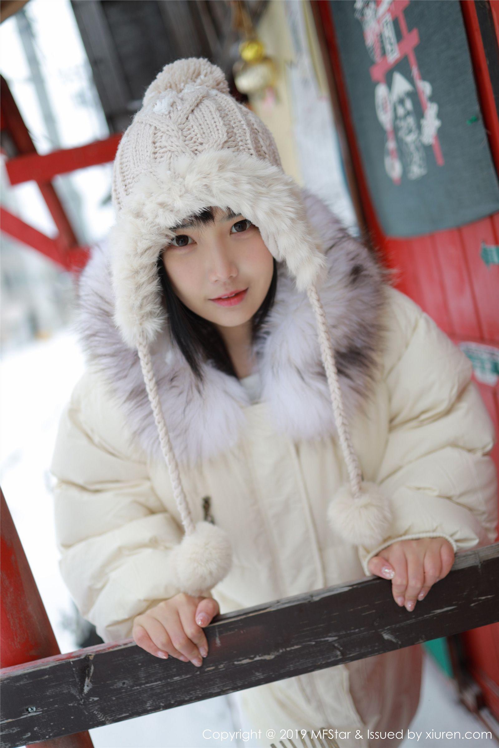 [MFStar模范学院] 2019.12.30 VOL.246 室外冰天雪地街头上 徐微微mia_p002