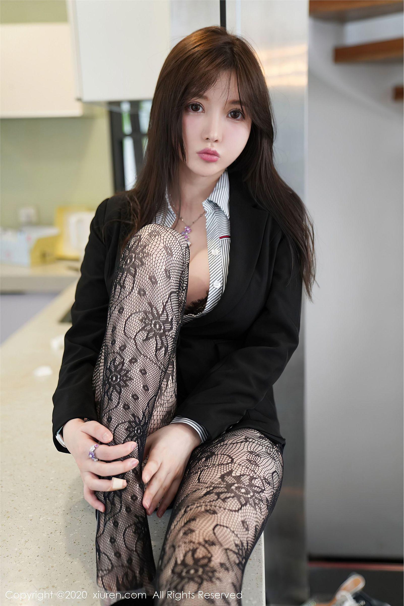 [XIUREN秀人网] 2020.11.02 NO.2725 糯美子MINIbabe_p019