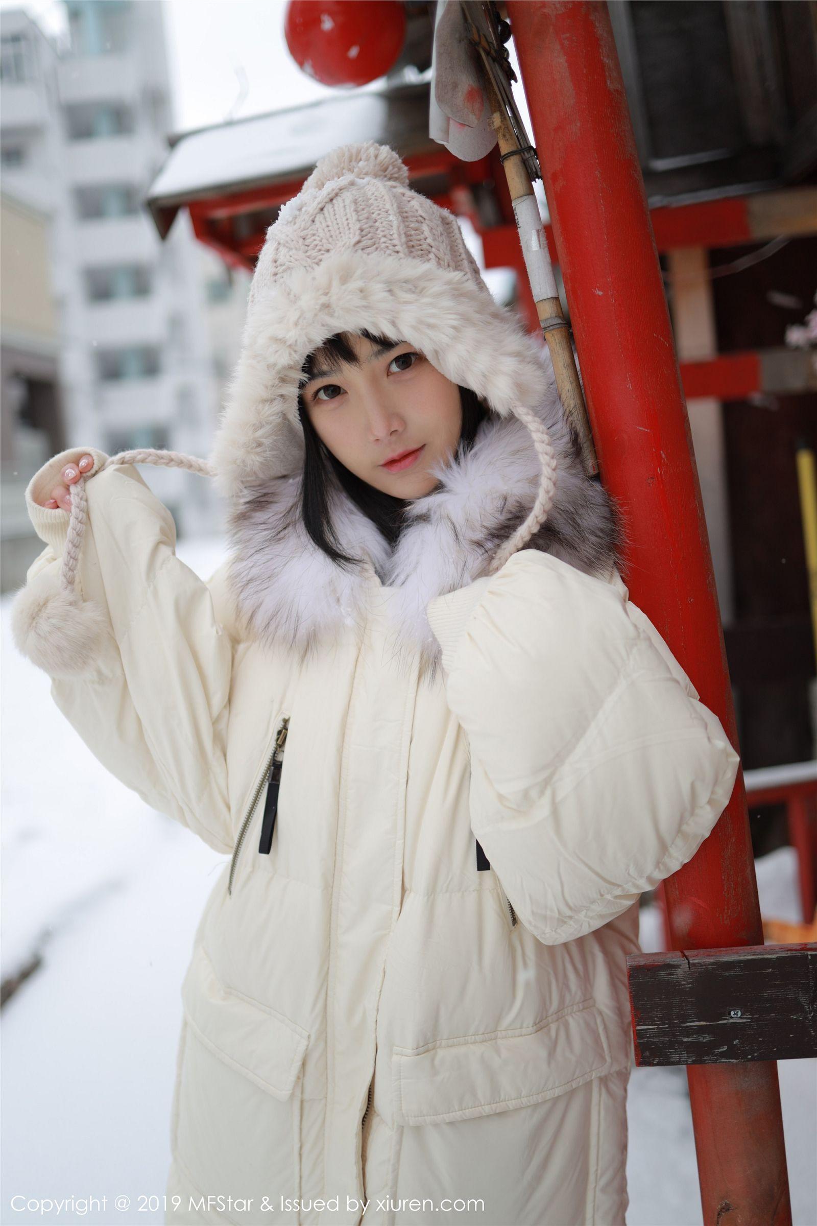 [MFStar模范学院] 2019.12.30 VOL.246 室外冰天雪地街头上 徐微微mia_p060