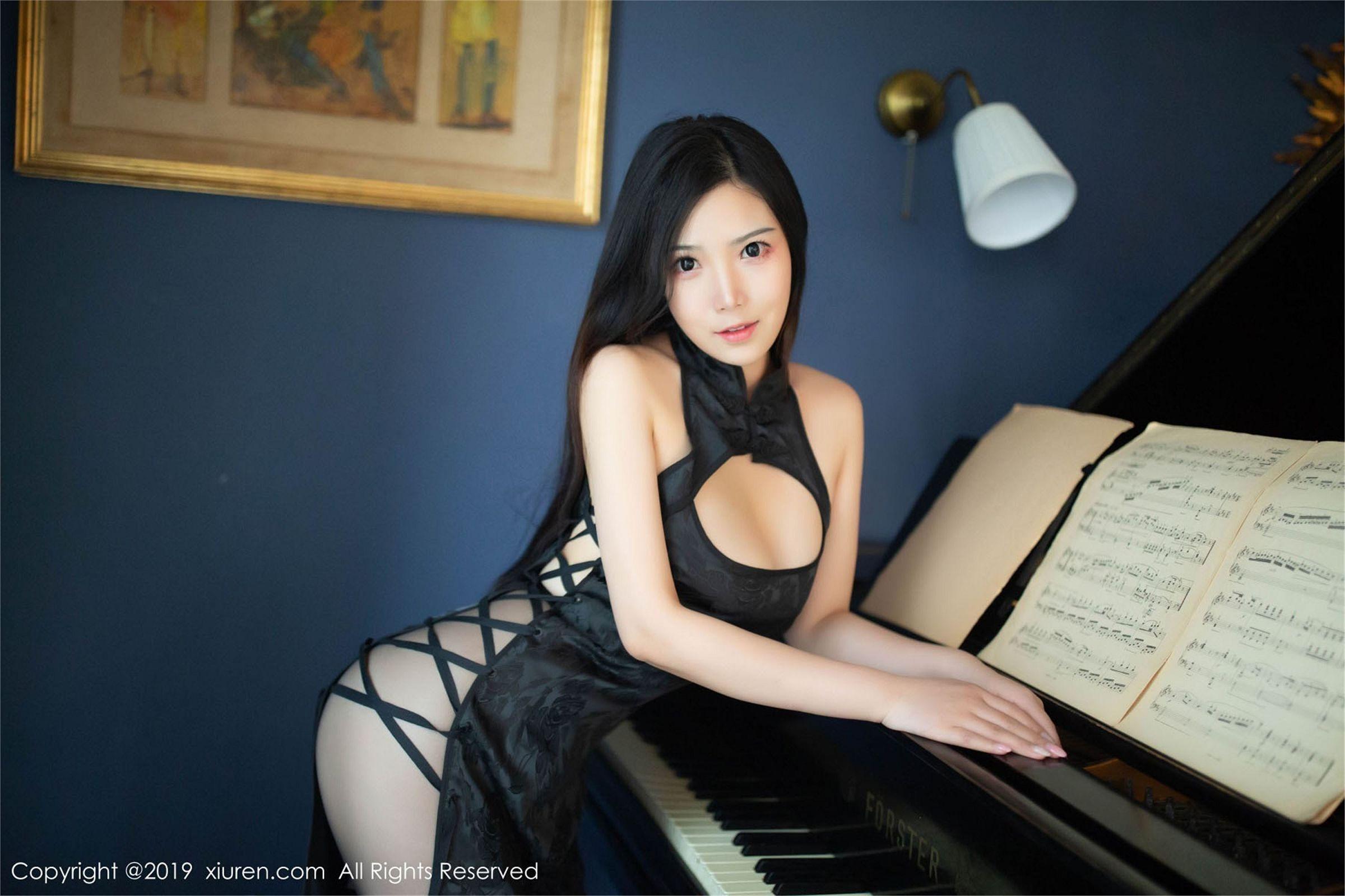 [XIUREN秀人网] 2019.06.26 No.1518 童颜巨乳性感销魂魅惑极致 徐微微mia_p050