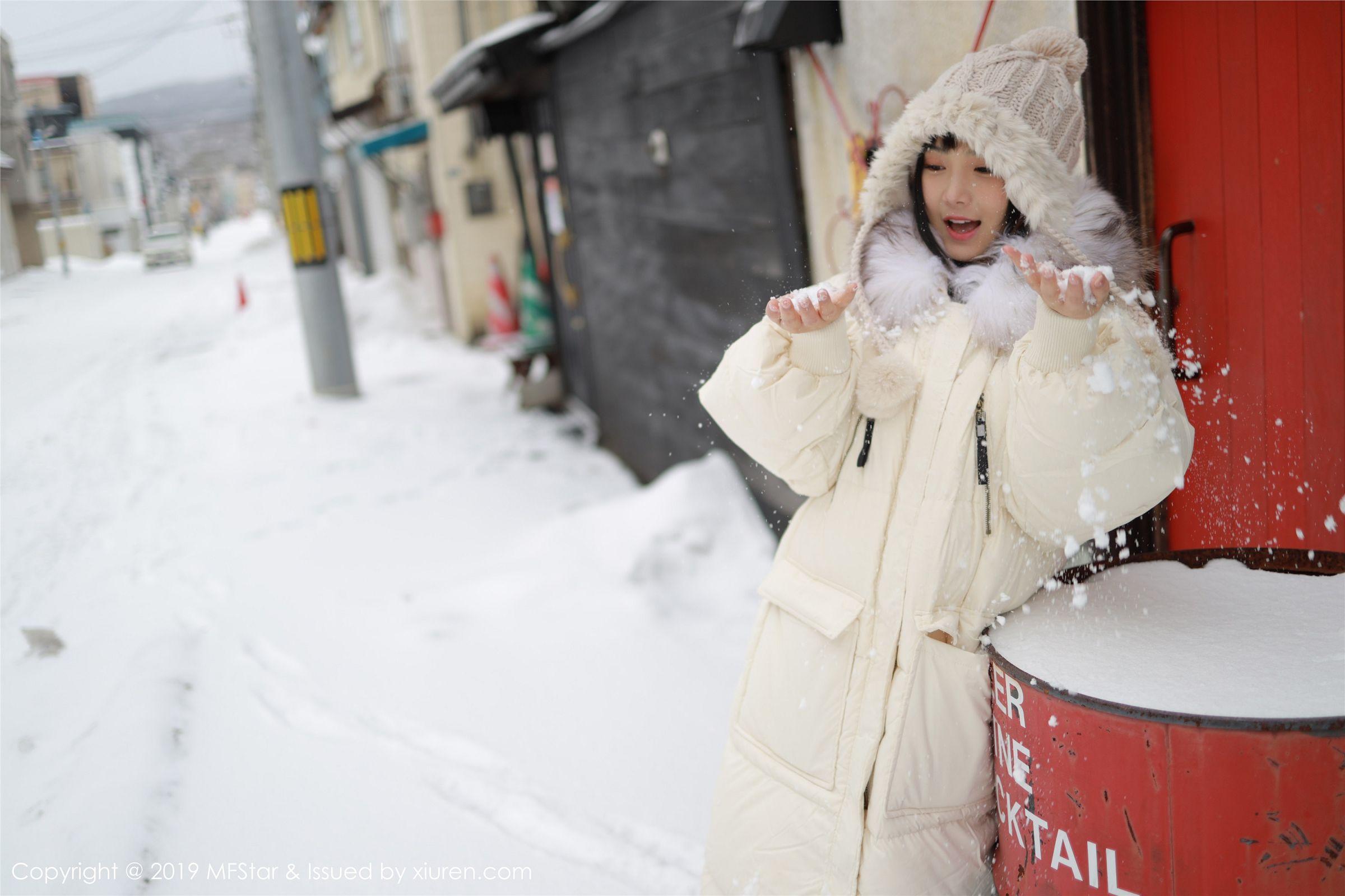 [MFStar模范学院] 2019.12.30 VOL.246 室外冰天雪地街头上 徐微微mia_p059