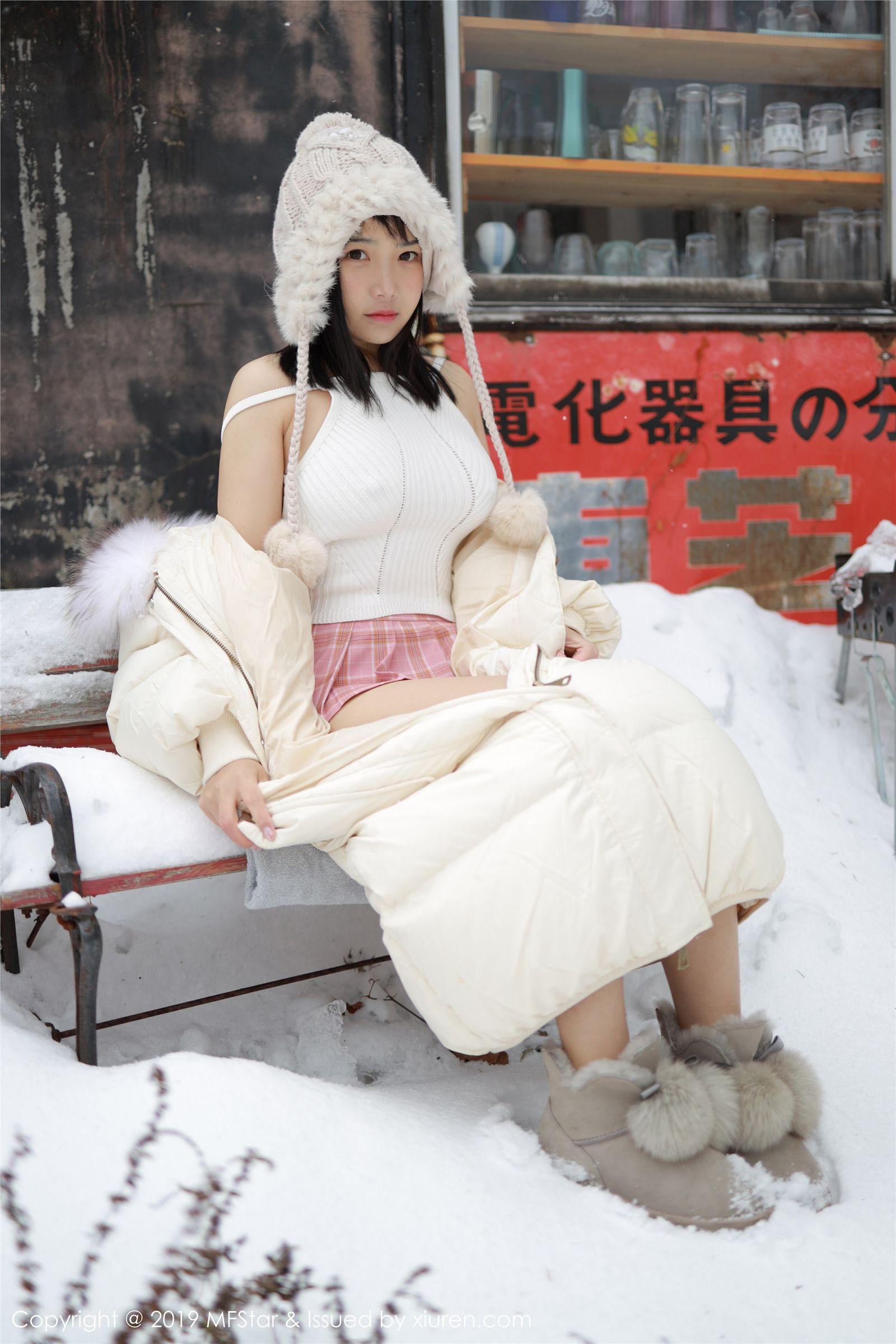[MFStar模范学院] 2019.12.30 VOL.246 室外冰天雪地街头上 徐微微mia_p015