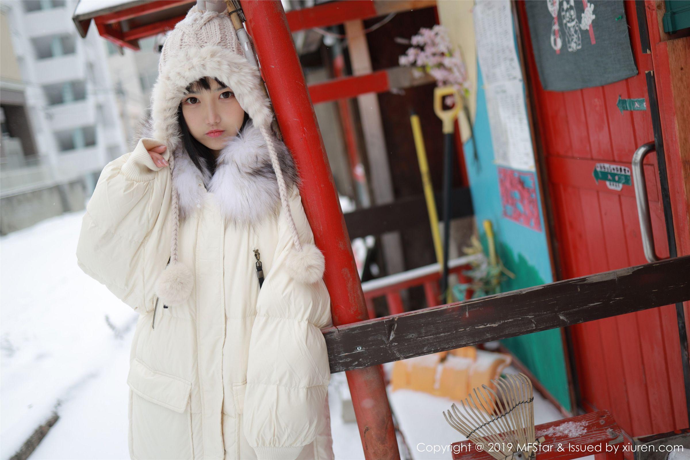 [MFStar模范学院] 2019.12.30 VOL.246 室外冰天雪地街头上 徐微微mia_p062