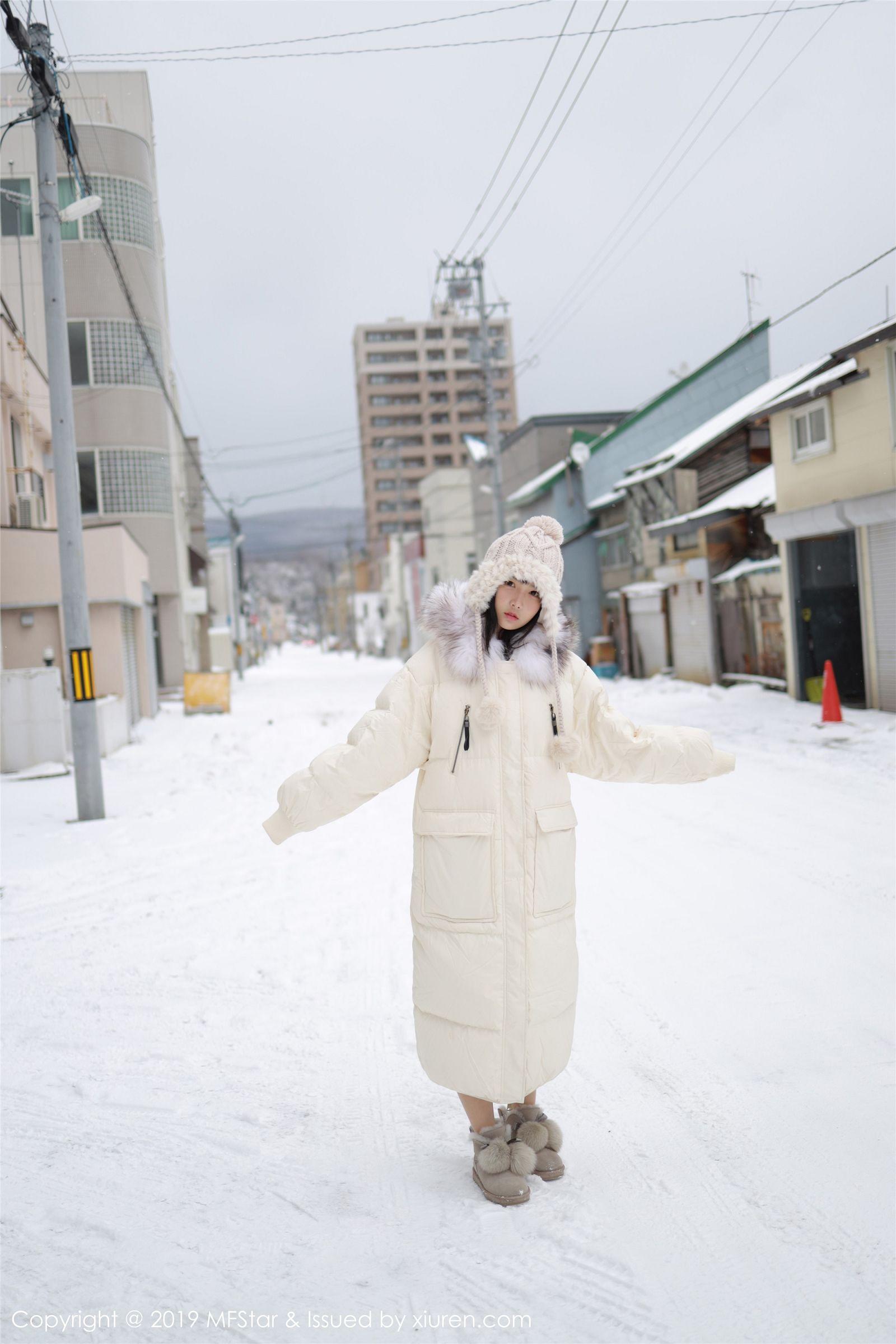 [MFStar模范学院] 2019.12.30 VOL.246 室外冰天雪地街头上 徐微微mia_p001