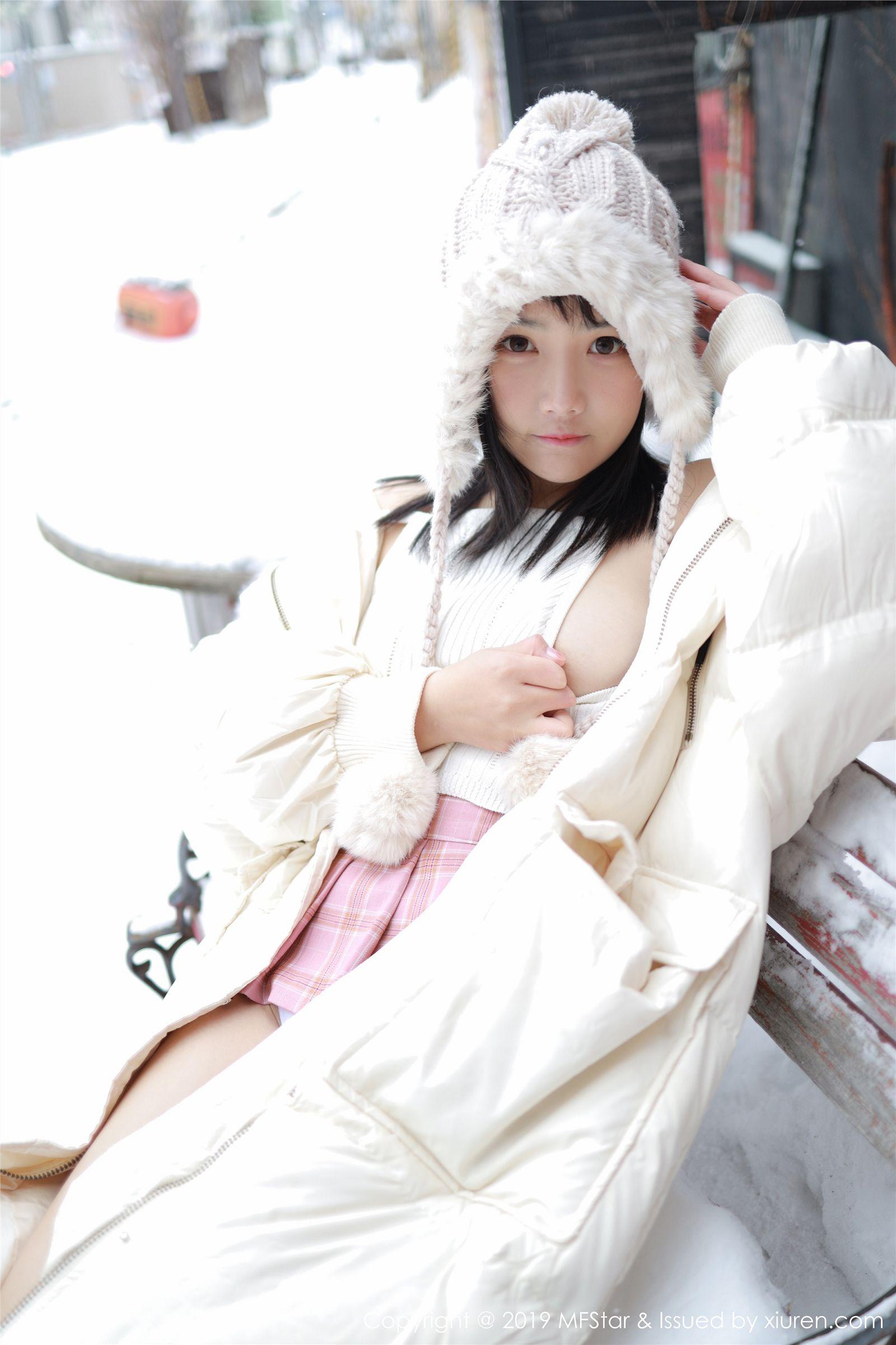 [MFStar模范学院] 2019.12.30 VOL.246 室外冰天雪地街头上 徐微微mia_p025