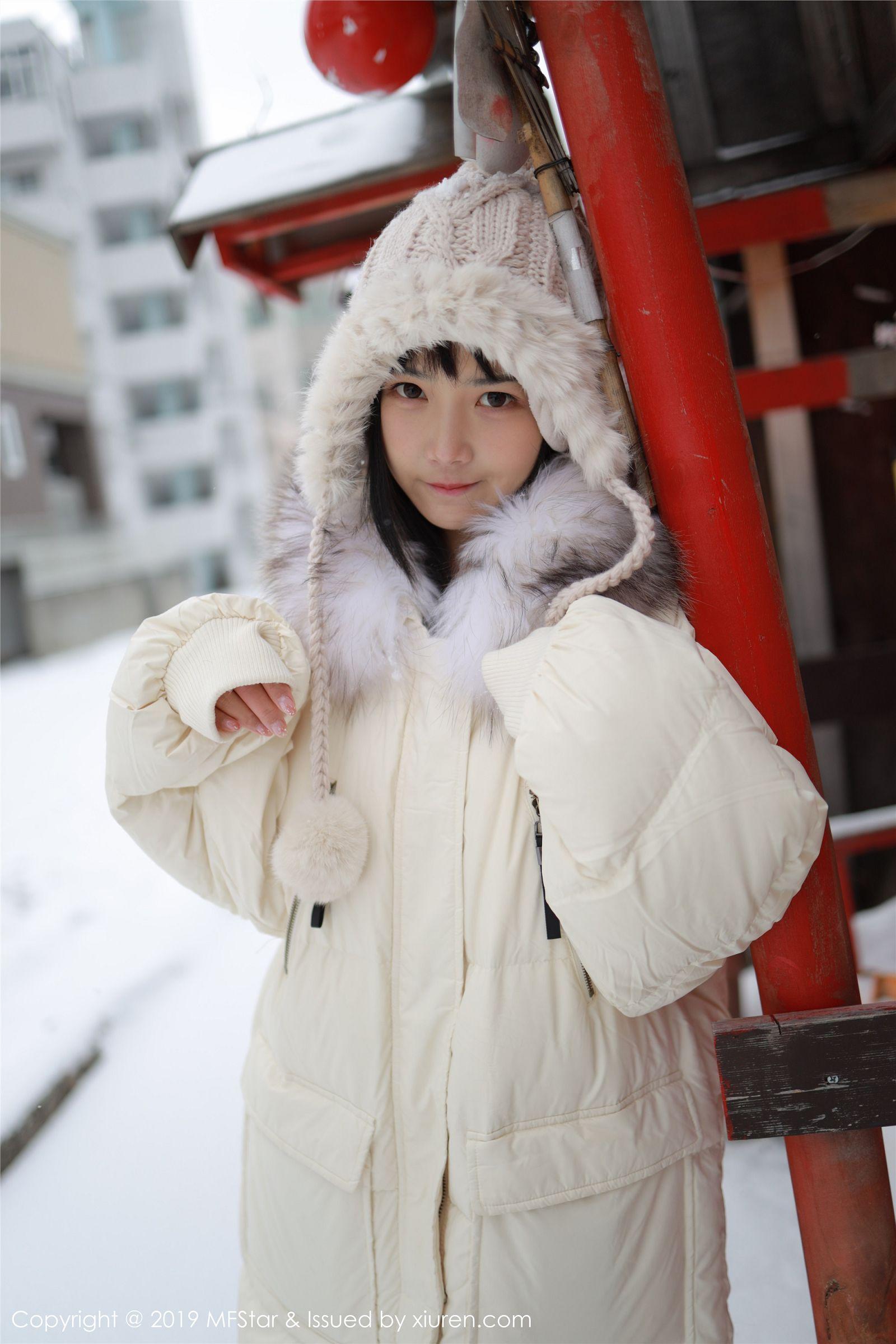 [MFStar模范学院] 2019.12.30 VOL.246 室外冰天雪地街头上 徐微微mia_p061