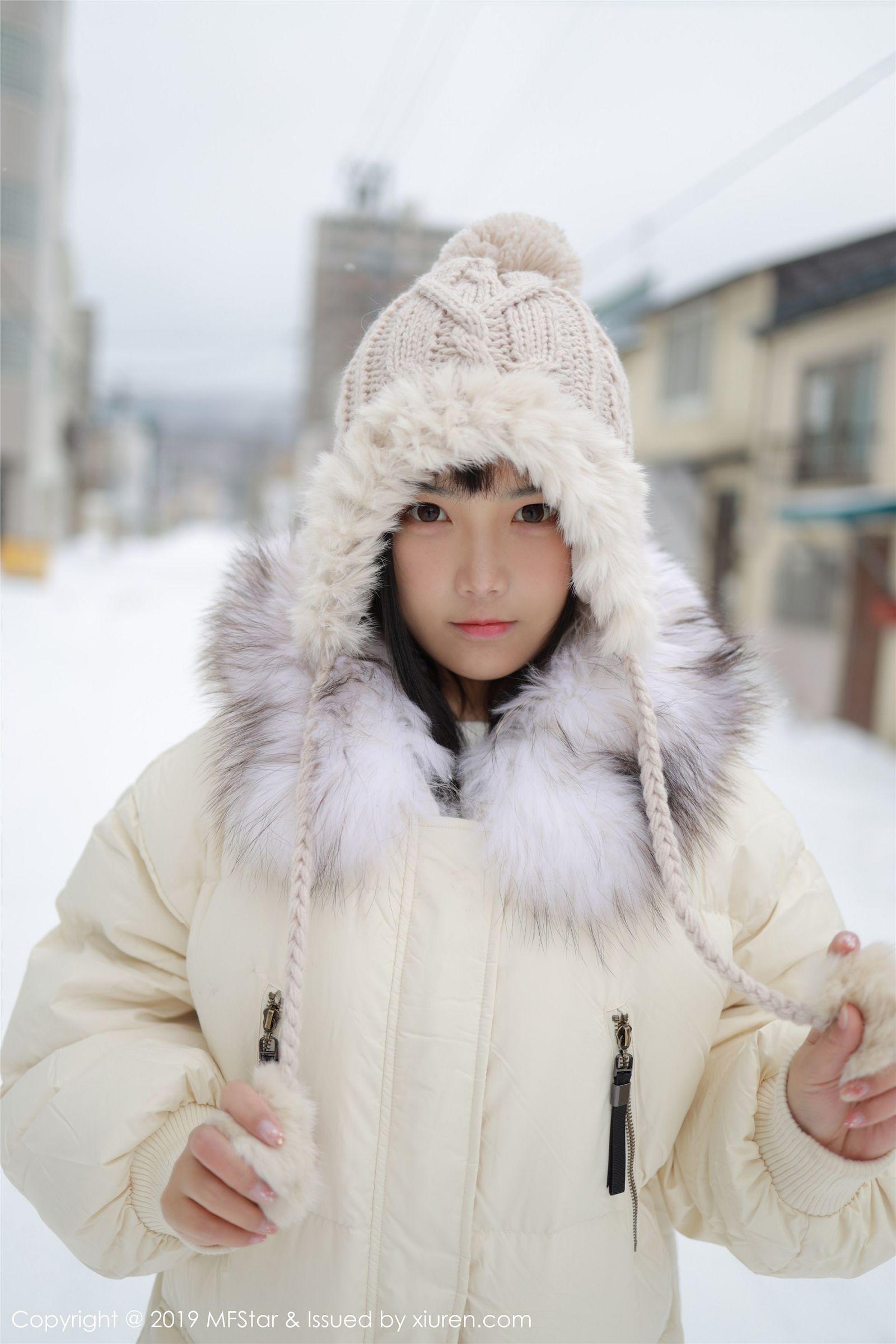 [MFStar模范学院] 2019.12.30 VOL.246 室外冰天雪地街头上 徐微微mia_p040