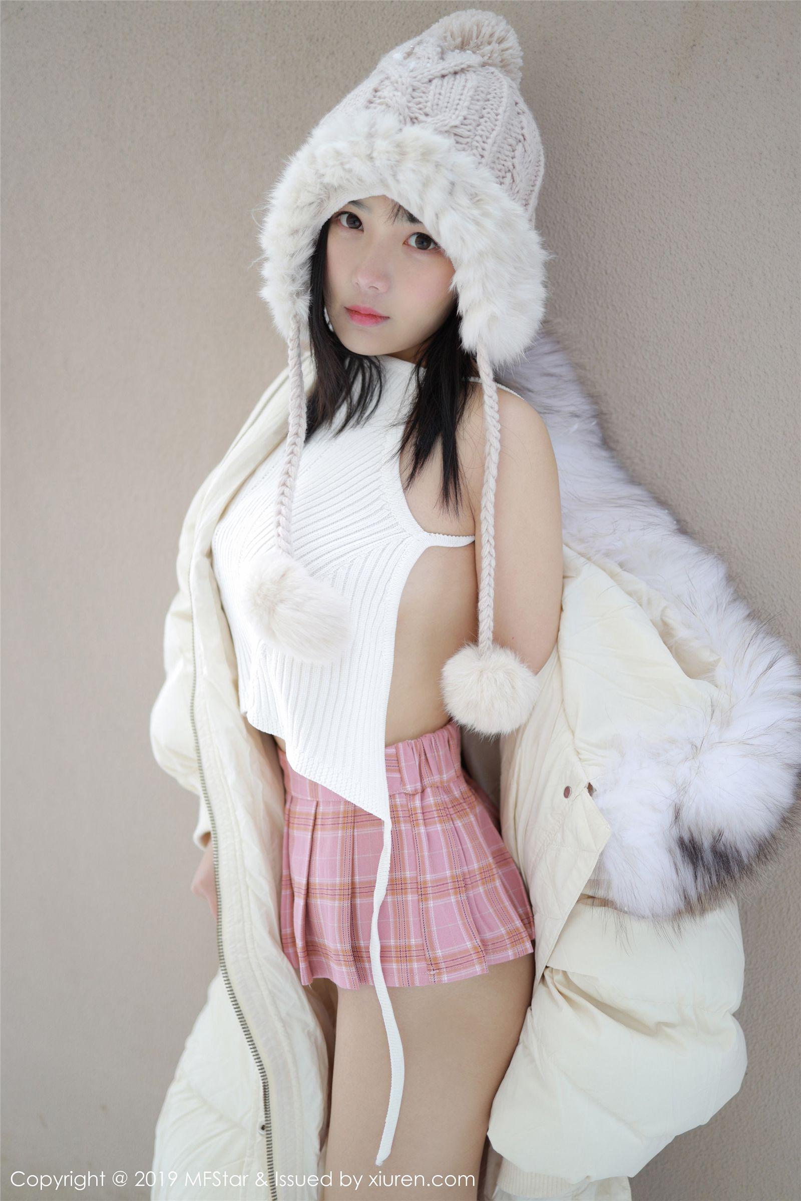 [MFStar模范学院] 2019.12.30 VOL.246 室外冰天雪地街头上 徐微微mia_p042